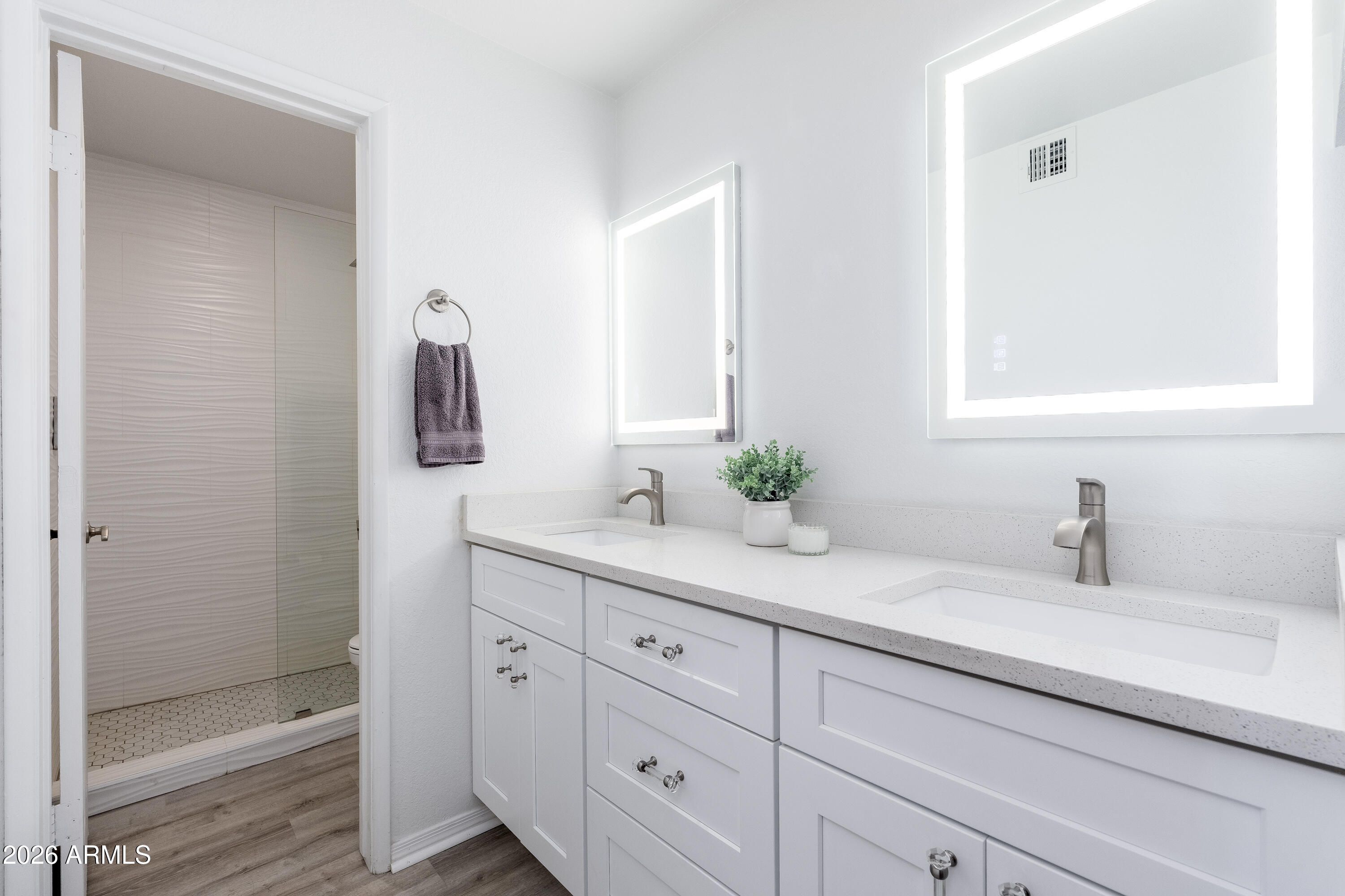 8787 E MOUNTAIN VIEW Road 2128