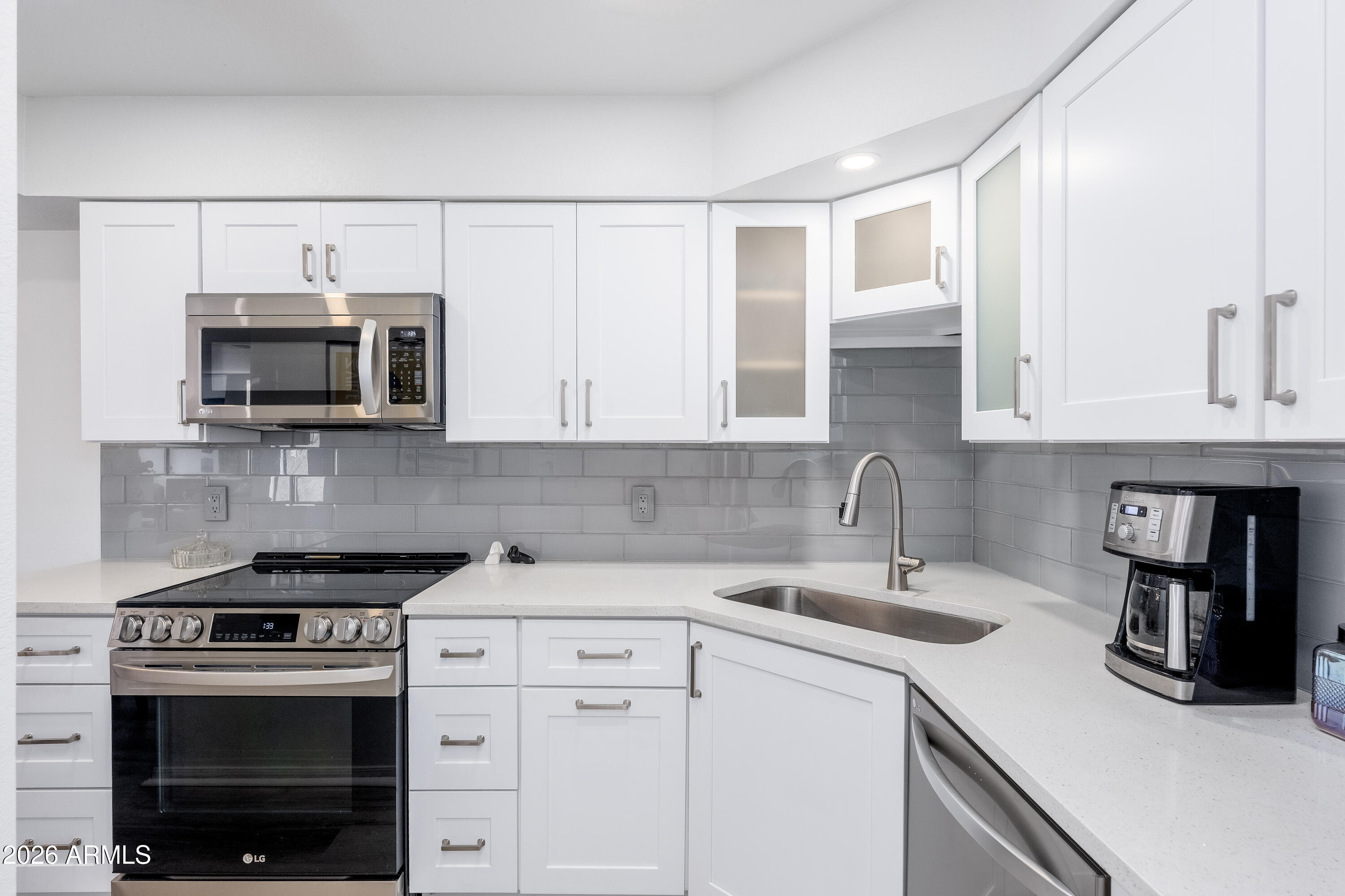 8787 E MOUNTAIN VIEW Road 2128
