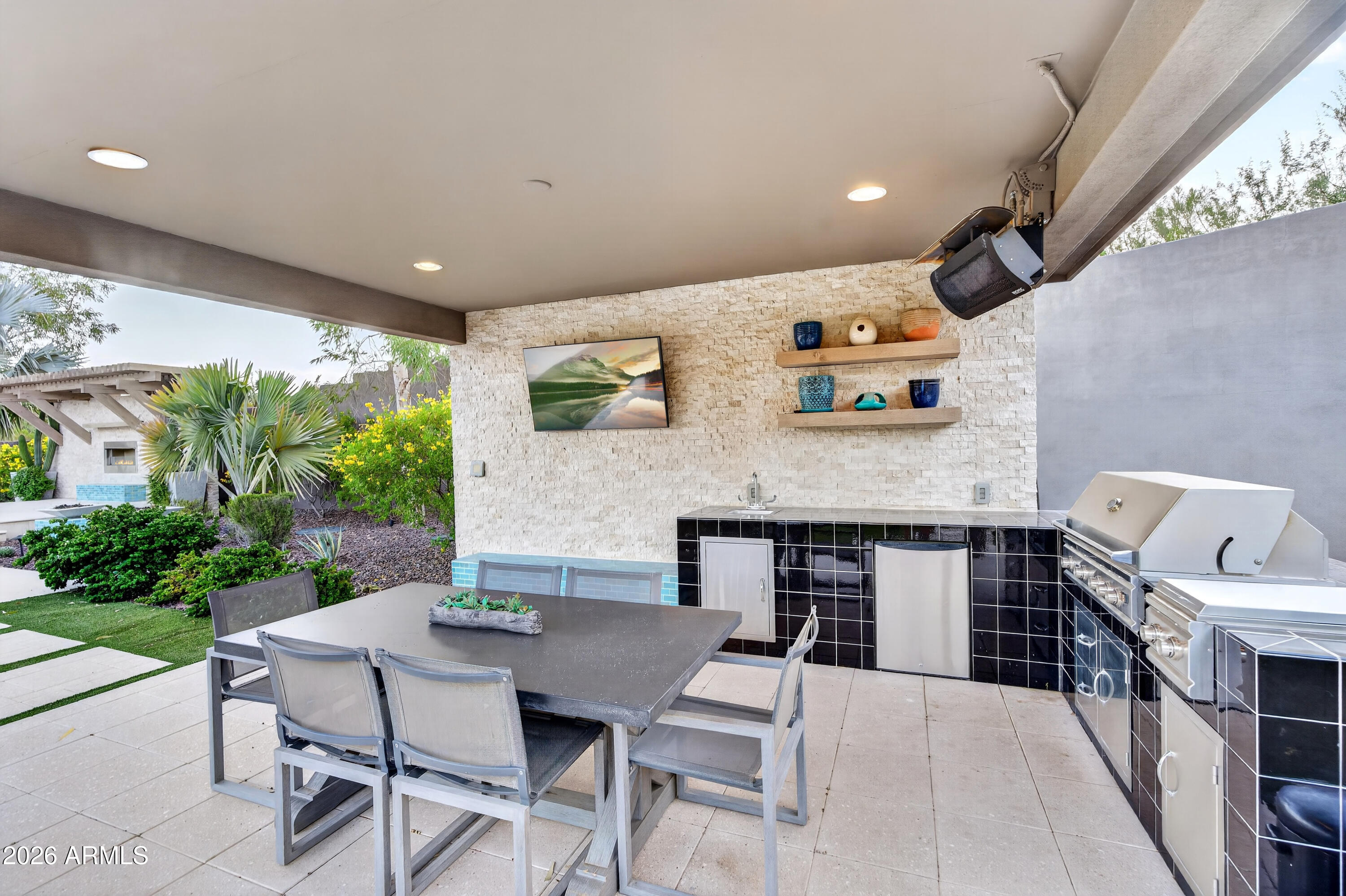 11605 E DESERT HOLLY Drive