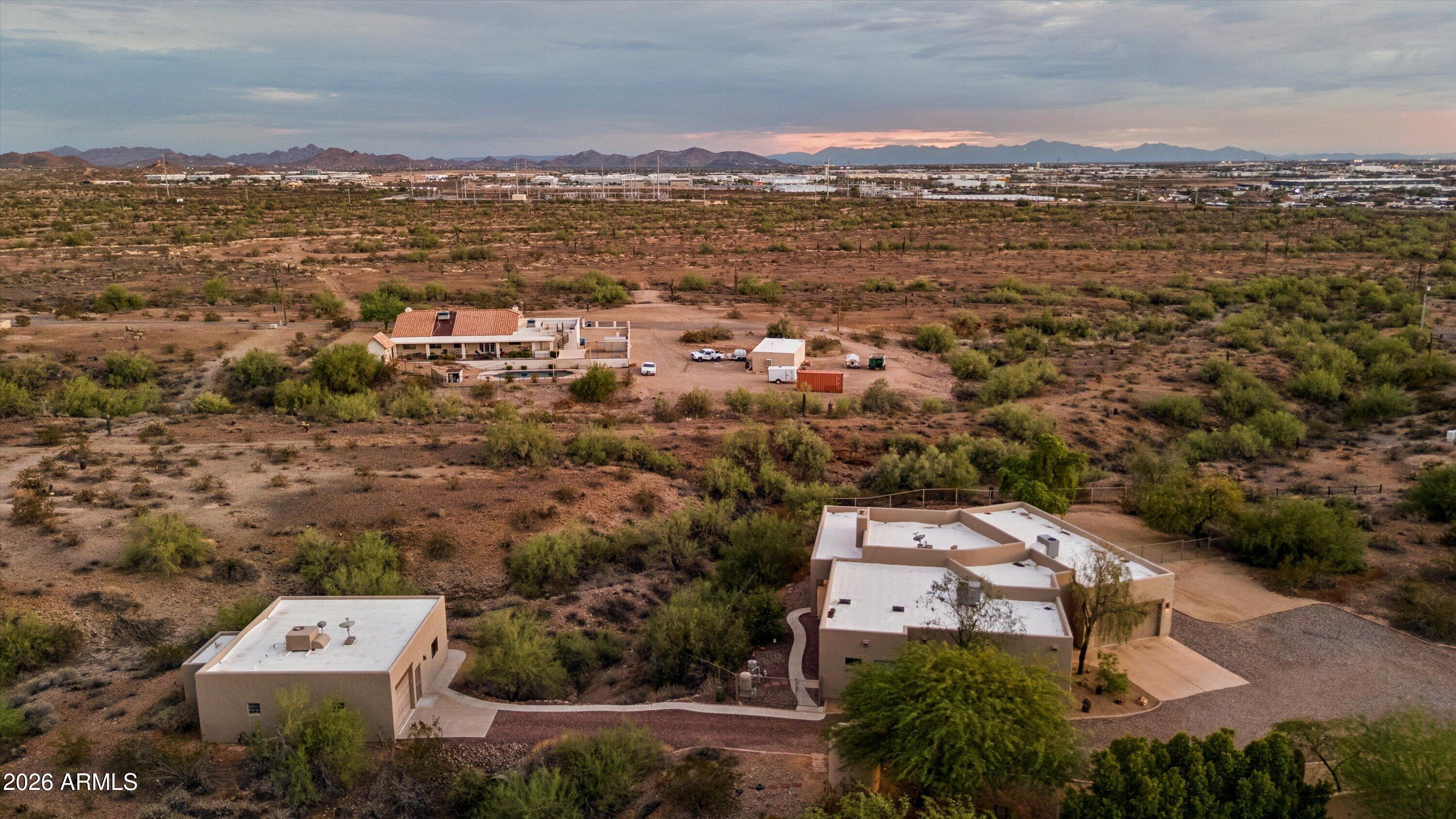 205 W QUARTZ ROCK Road