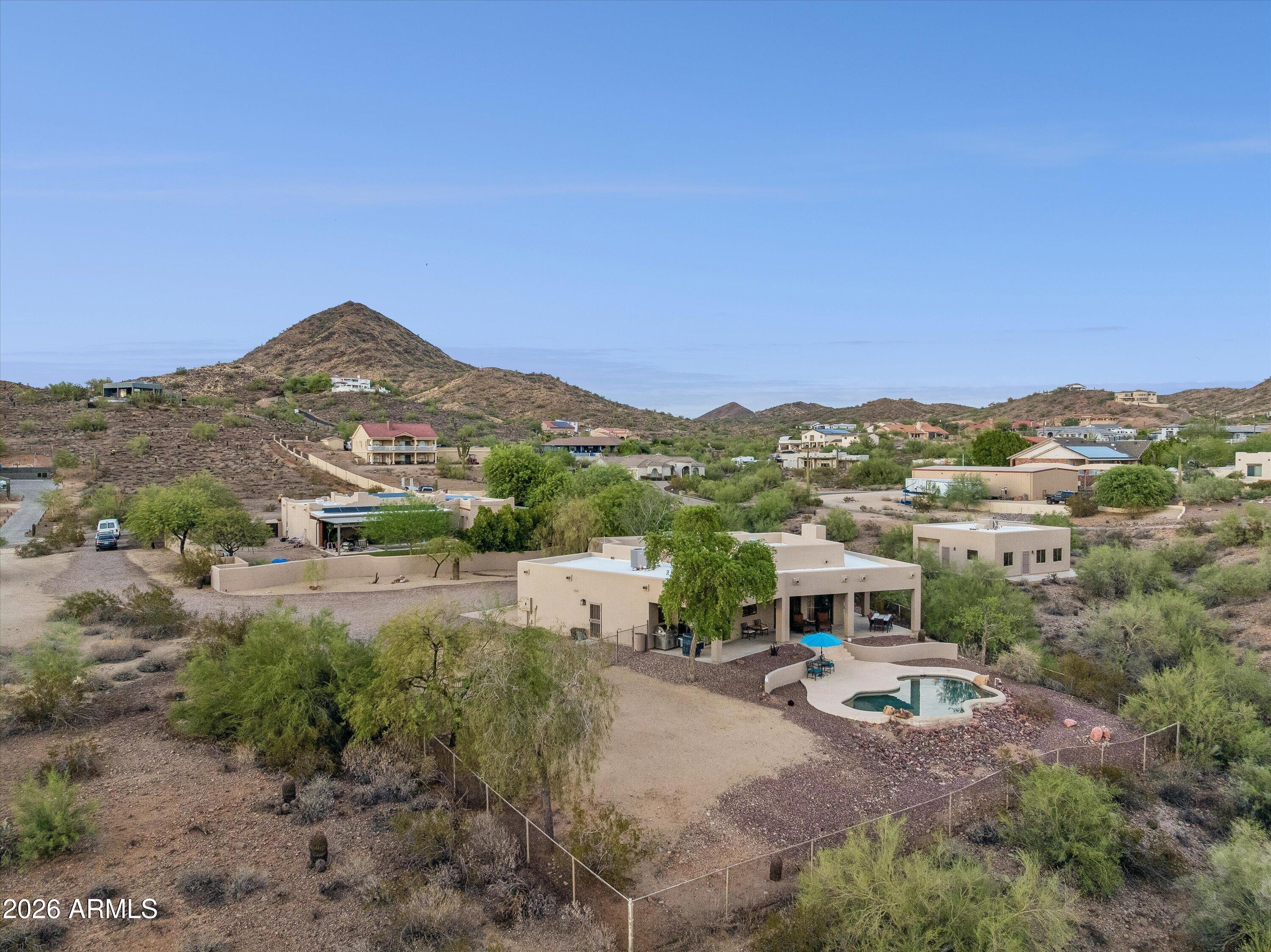 205 W QUARTZ ROCK Road