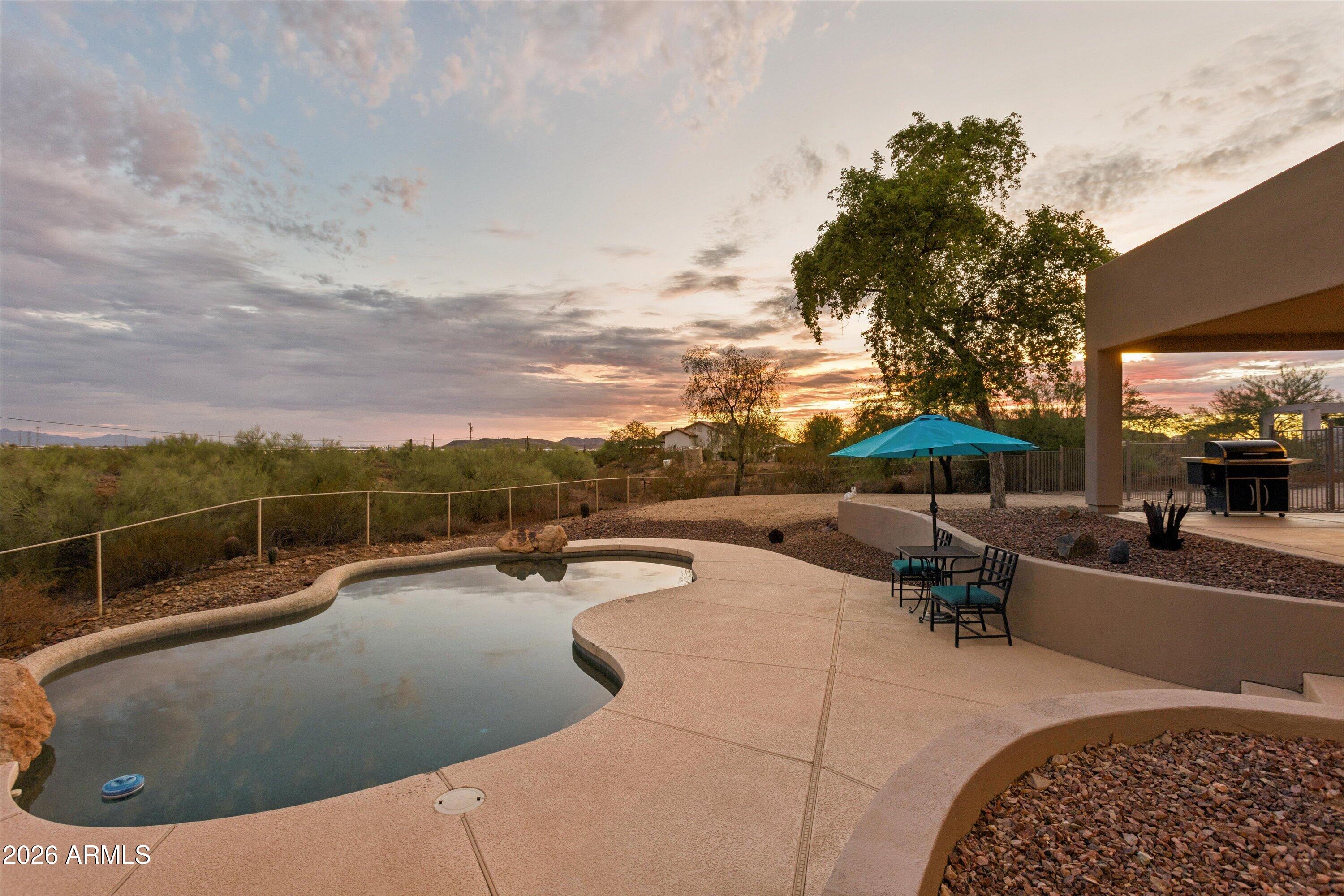 205 W QUARTZ ROCK Road