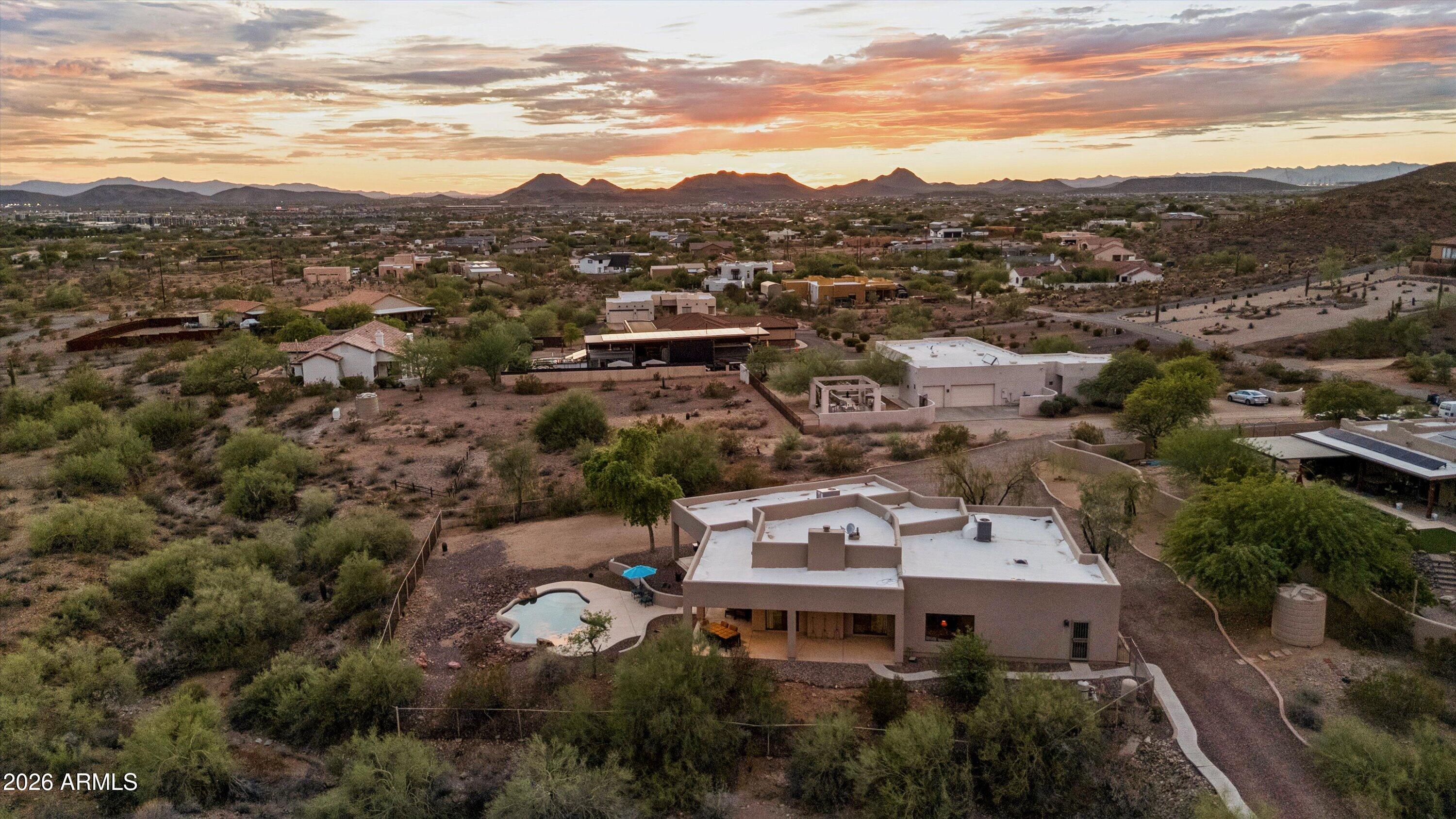 205 W QUARTZ ROCK Road