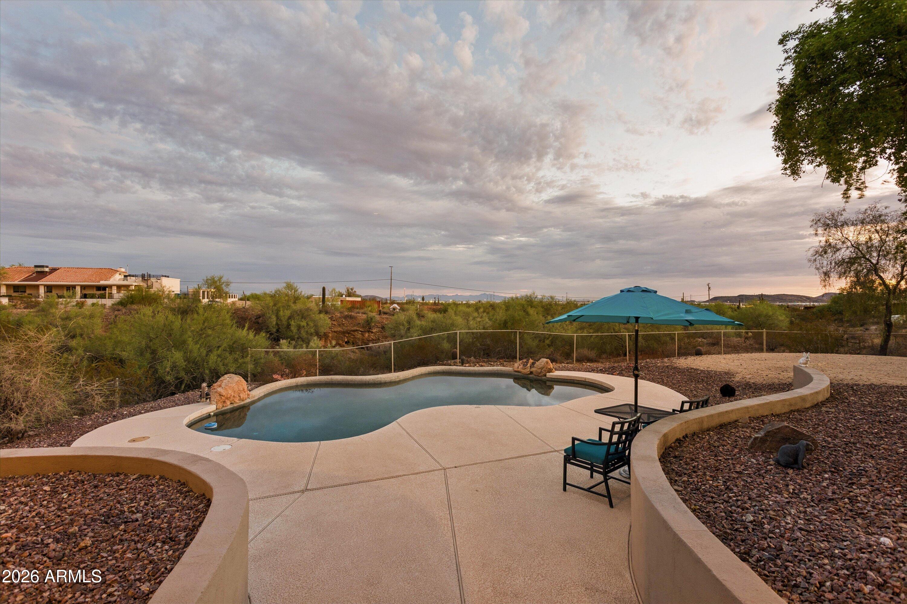 205 W QUARTZ ROCK Road
