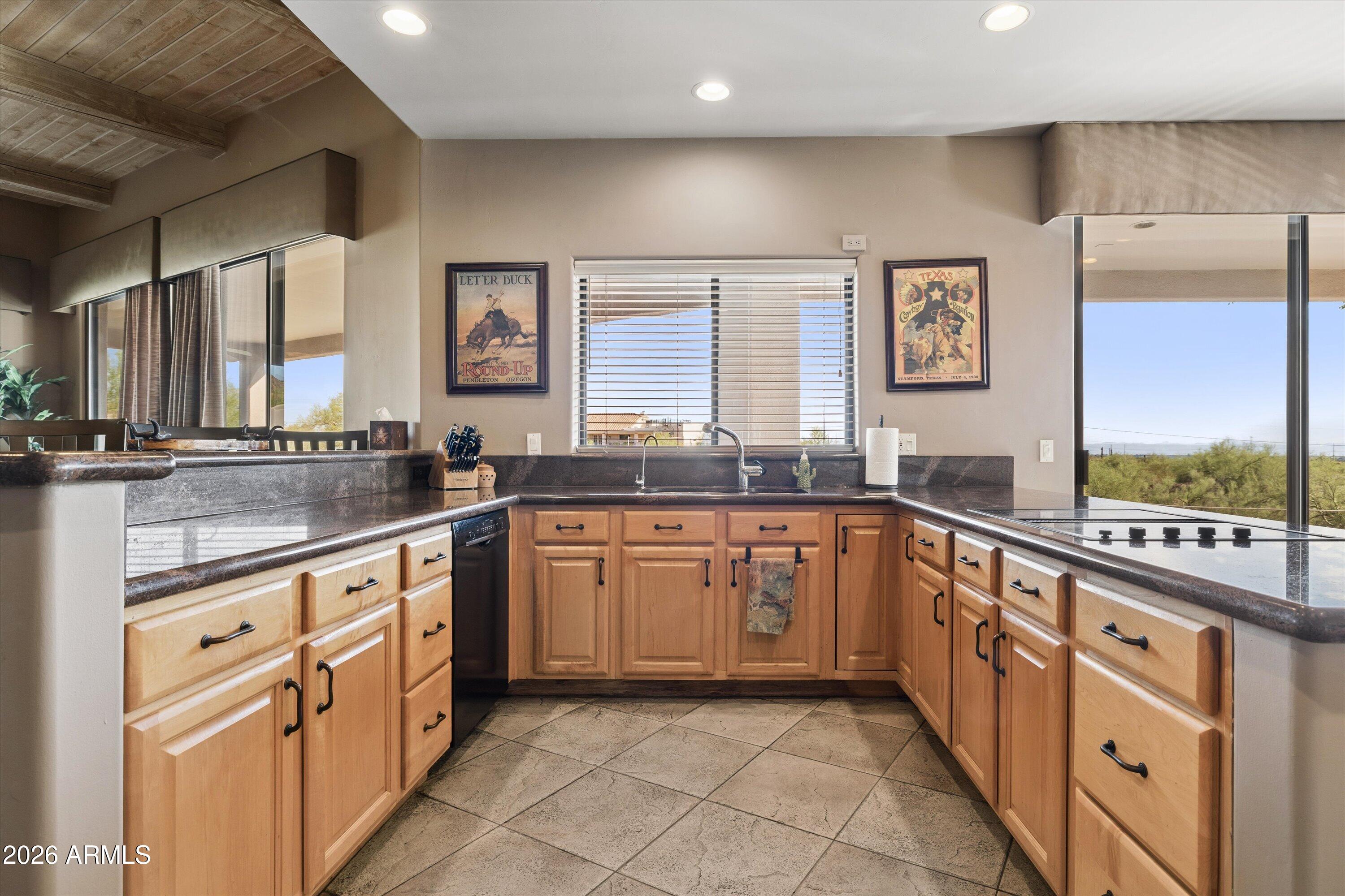 205 W QUARTZ ROCK Road