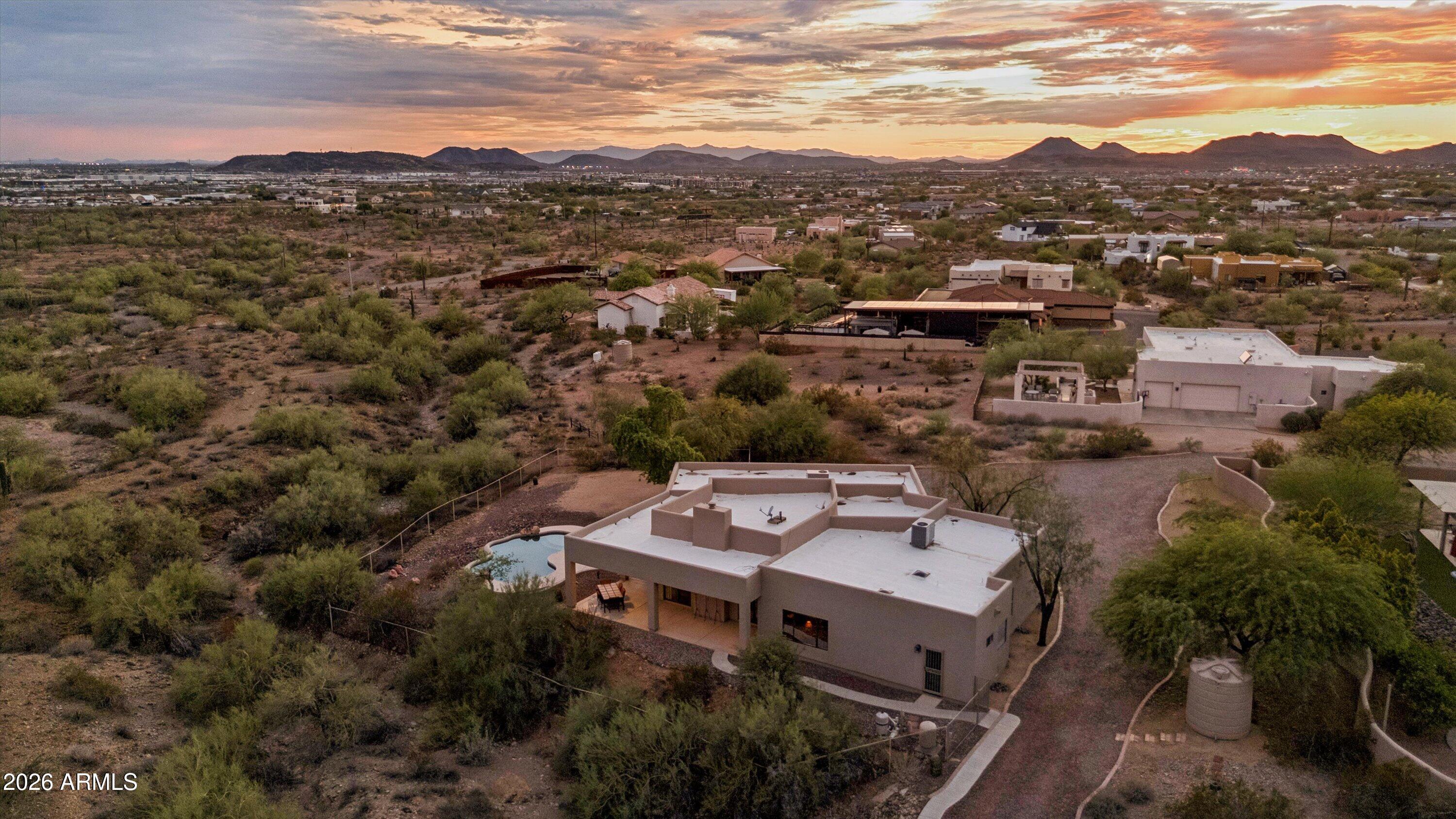 205 W QUARTZ ROCK Road