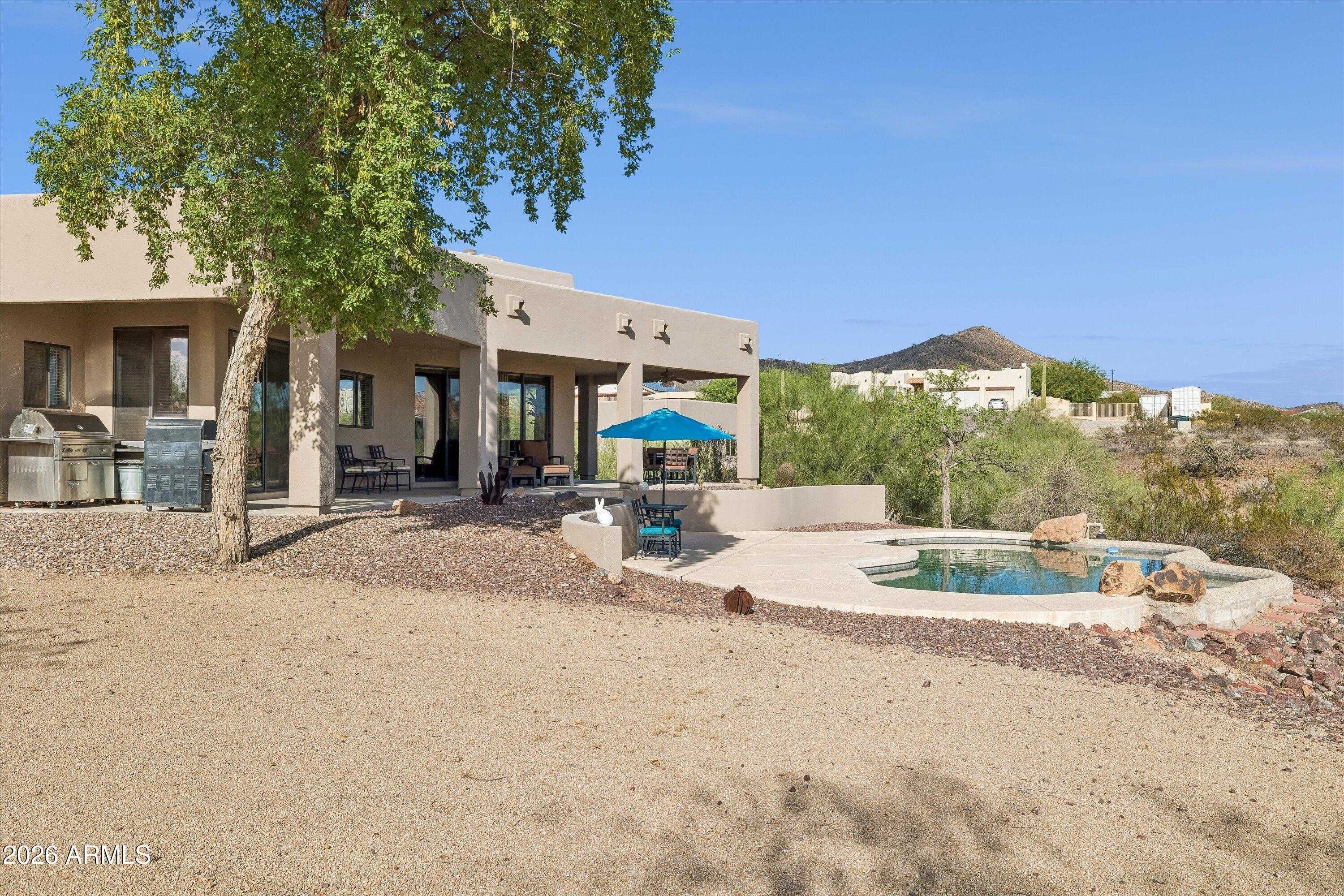 205 W QUARTZ ROCK Road