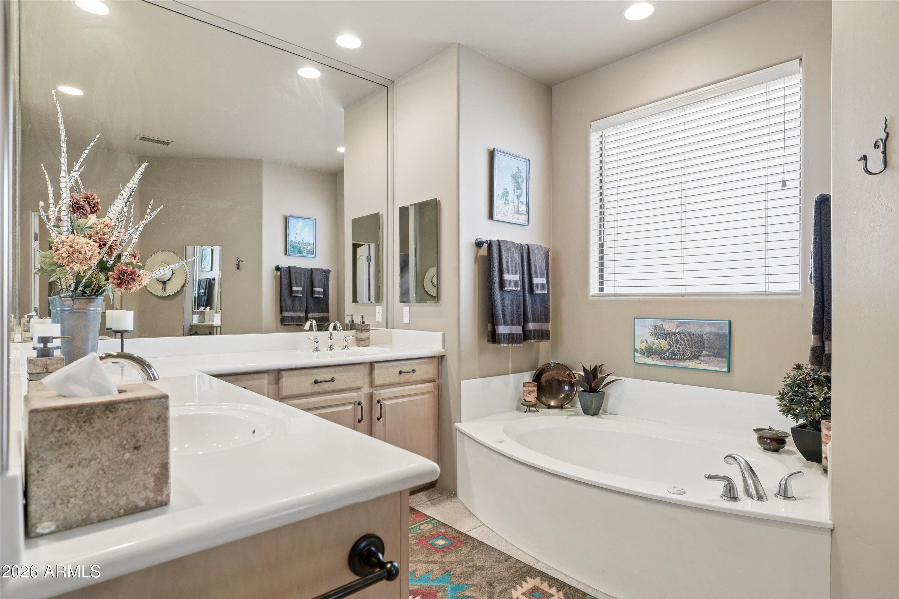 205 W QUARTZ ROCK Road
