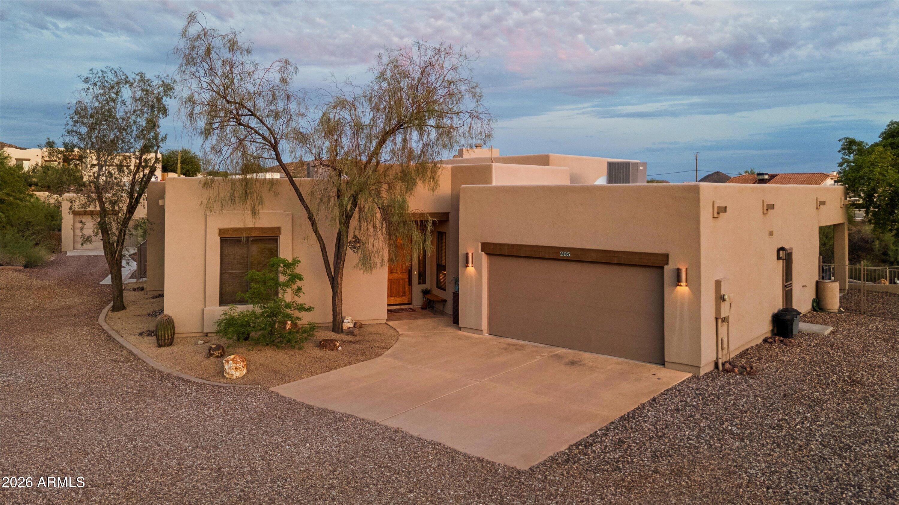205 W QUARTZ ROCK Road