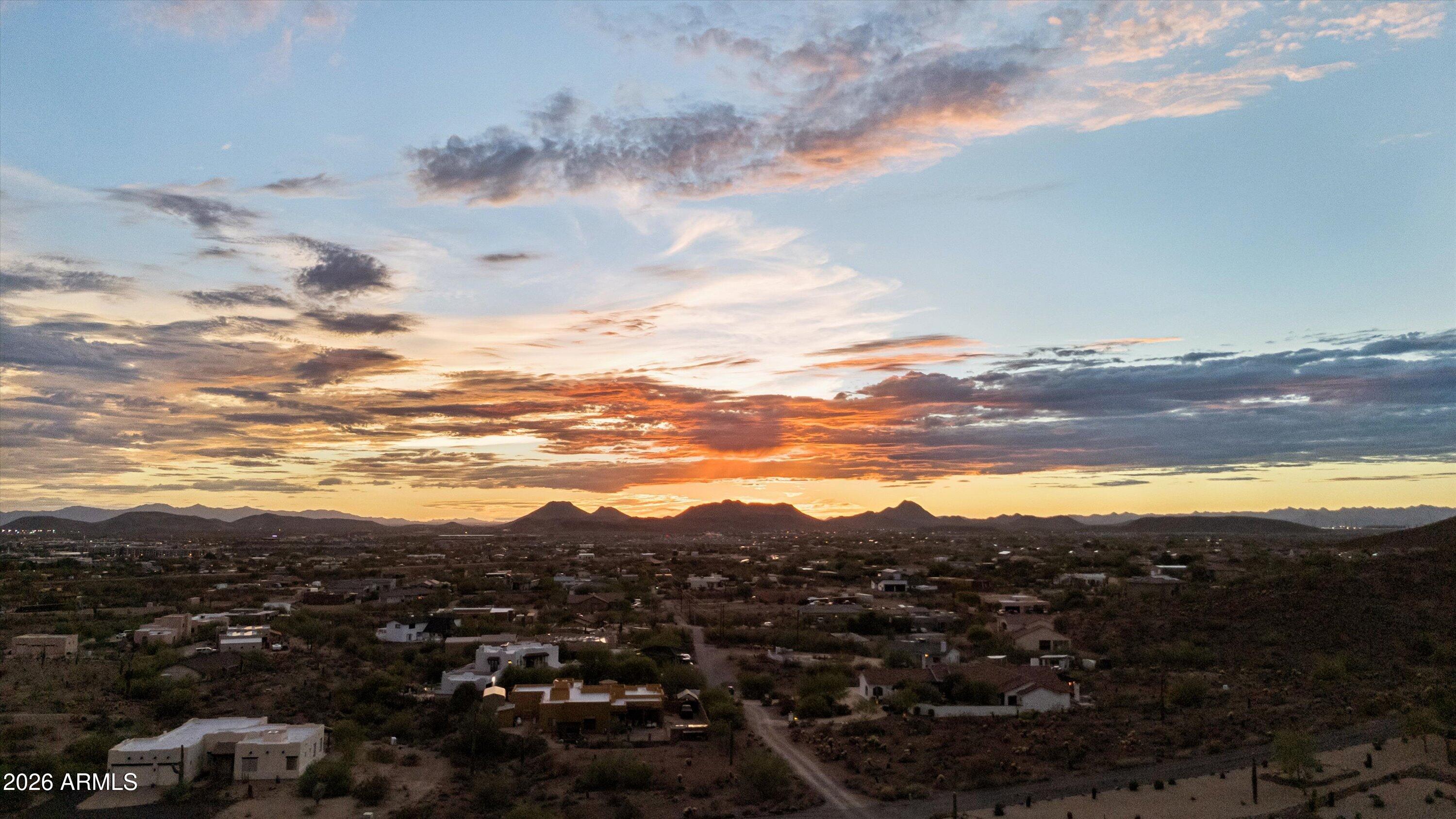 205 W QUARTZ ROCK Road