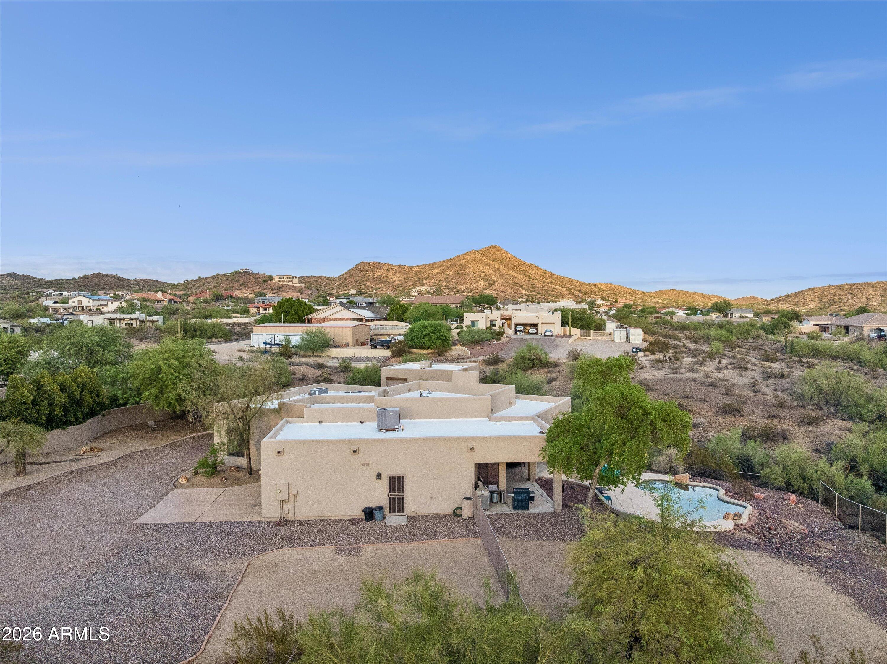 205 W QUARTZ ROCK Road