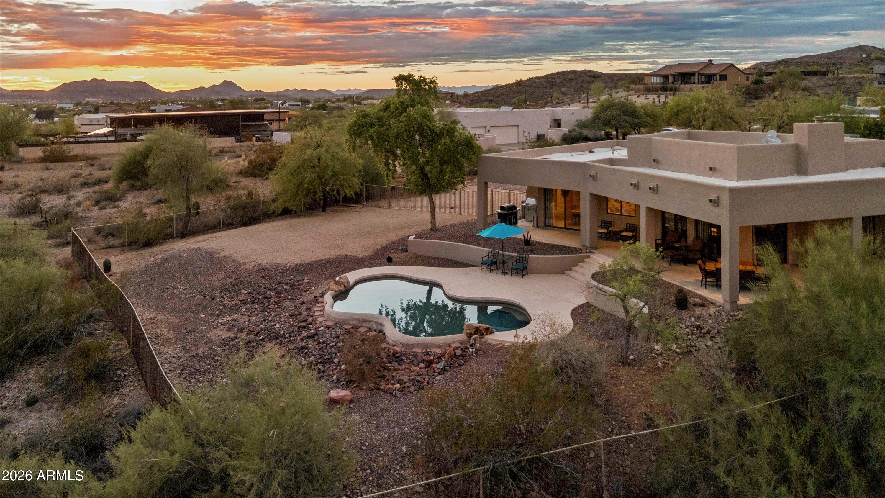 205 W QUARTZ ROCK Road