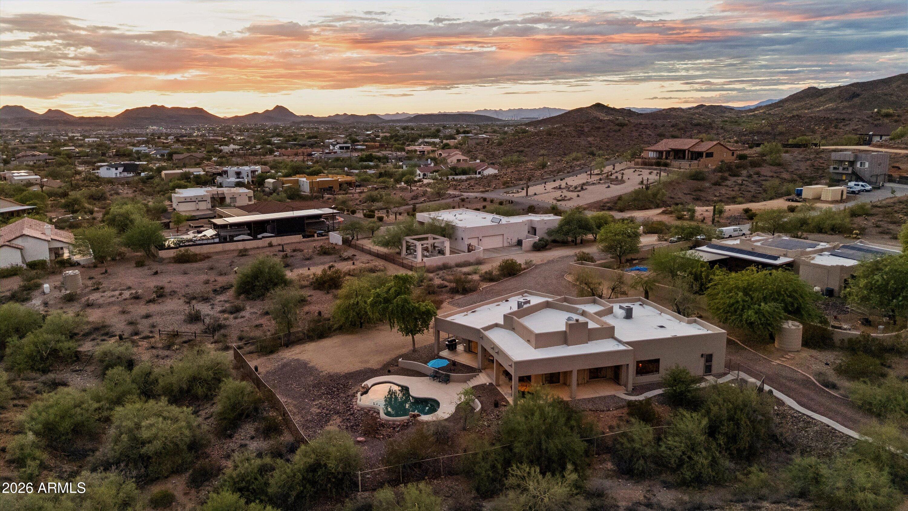 205 W QUARTZ ROCK Road