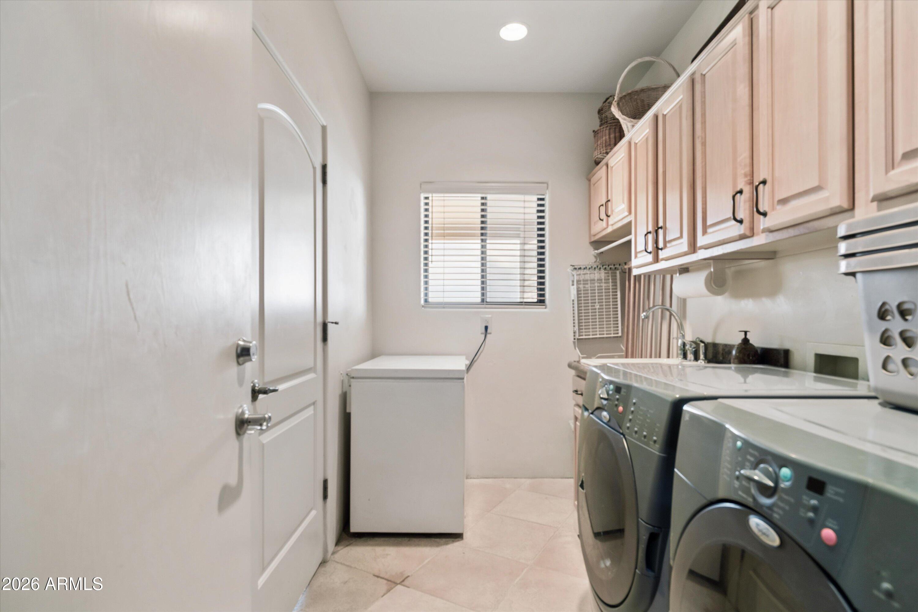 205 W QUARTZ ROCK Road