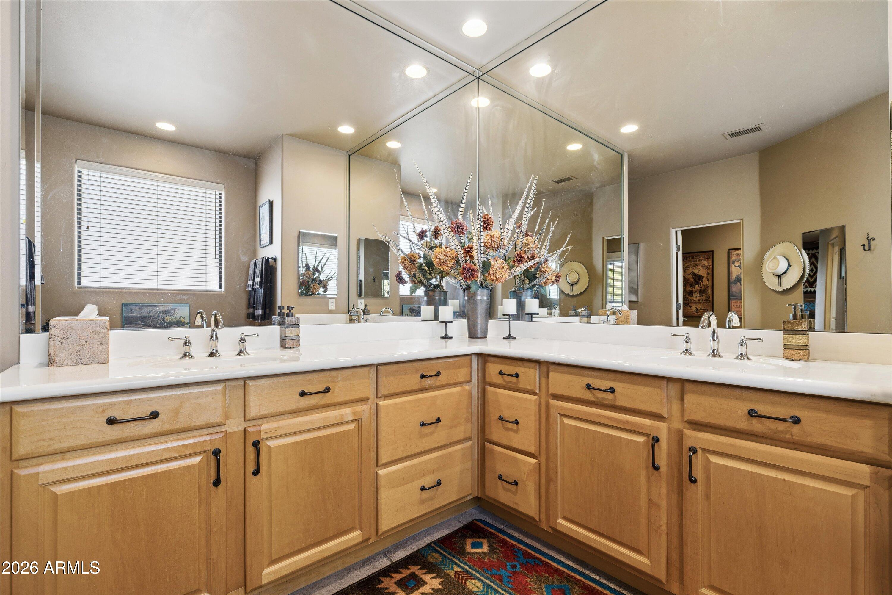 205 W QUARTZ ROCK Road