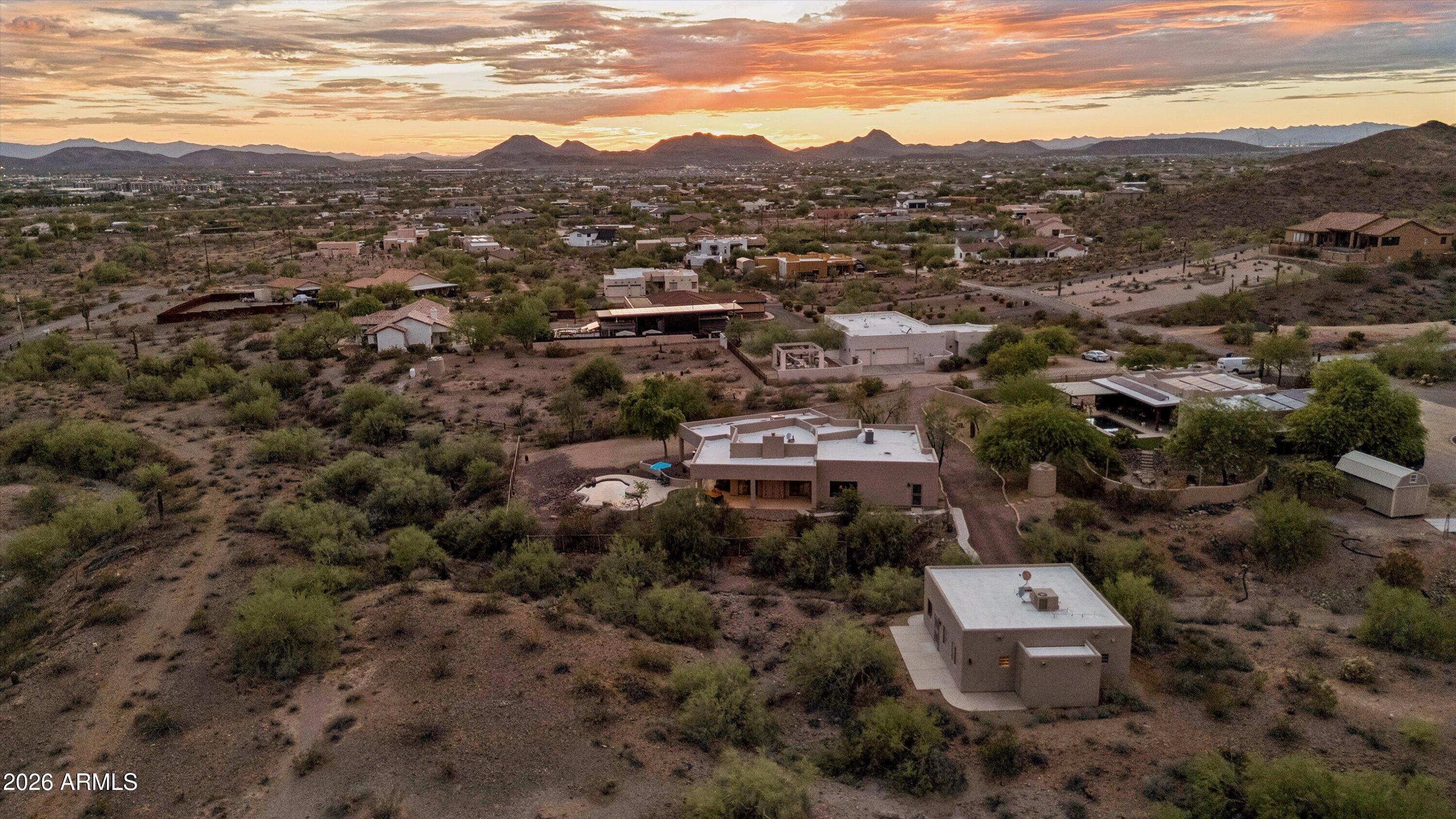 205 W QUARTZ ROCK Road