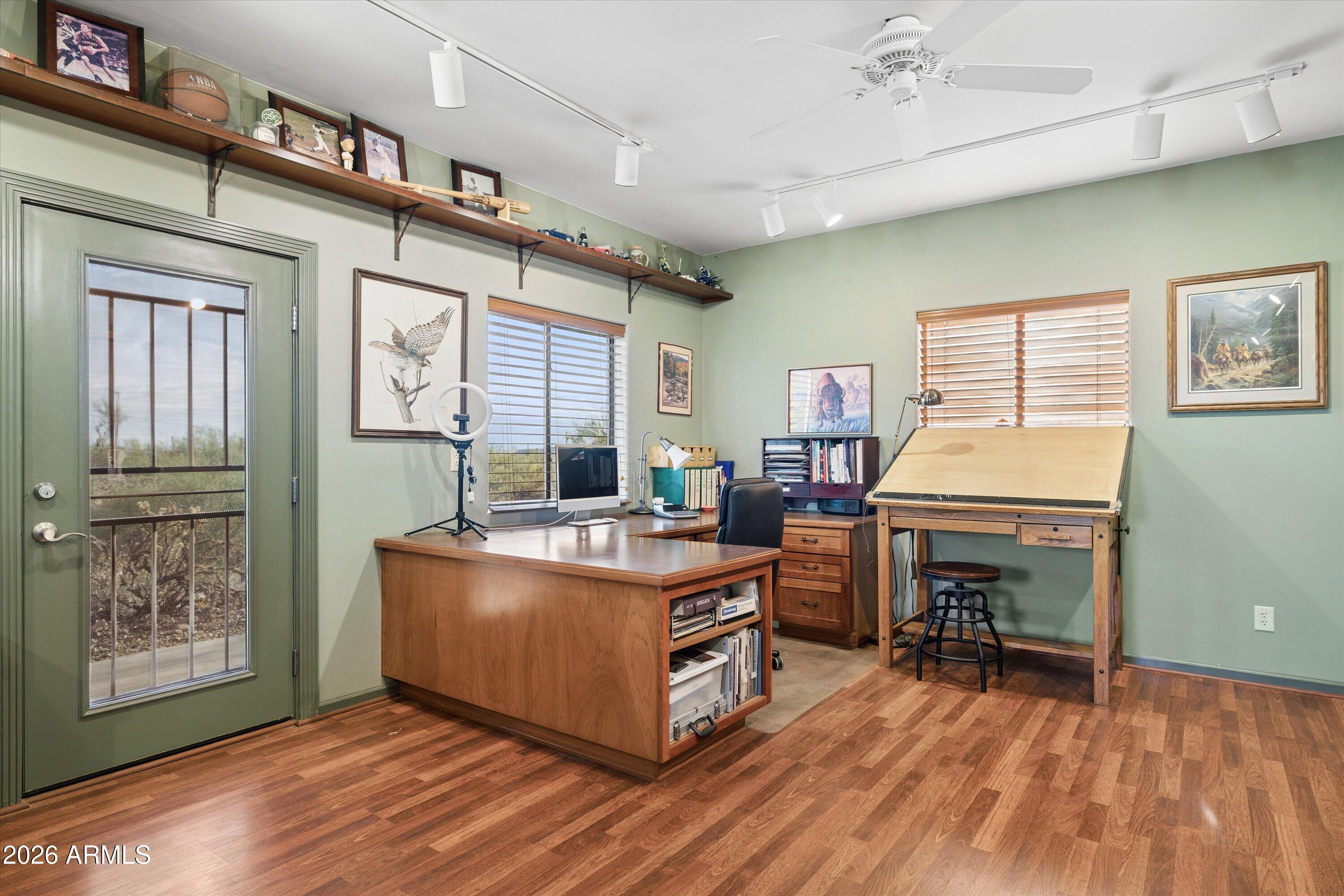 205 W QUARTZ ROCK Road