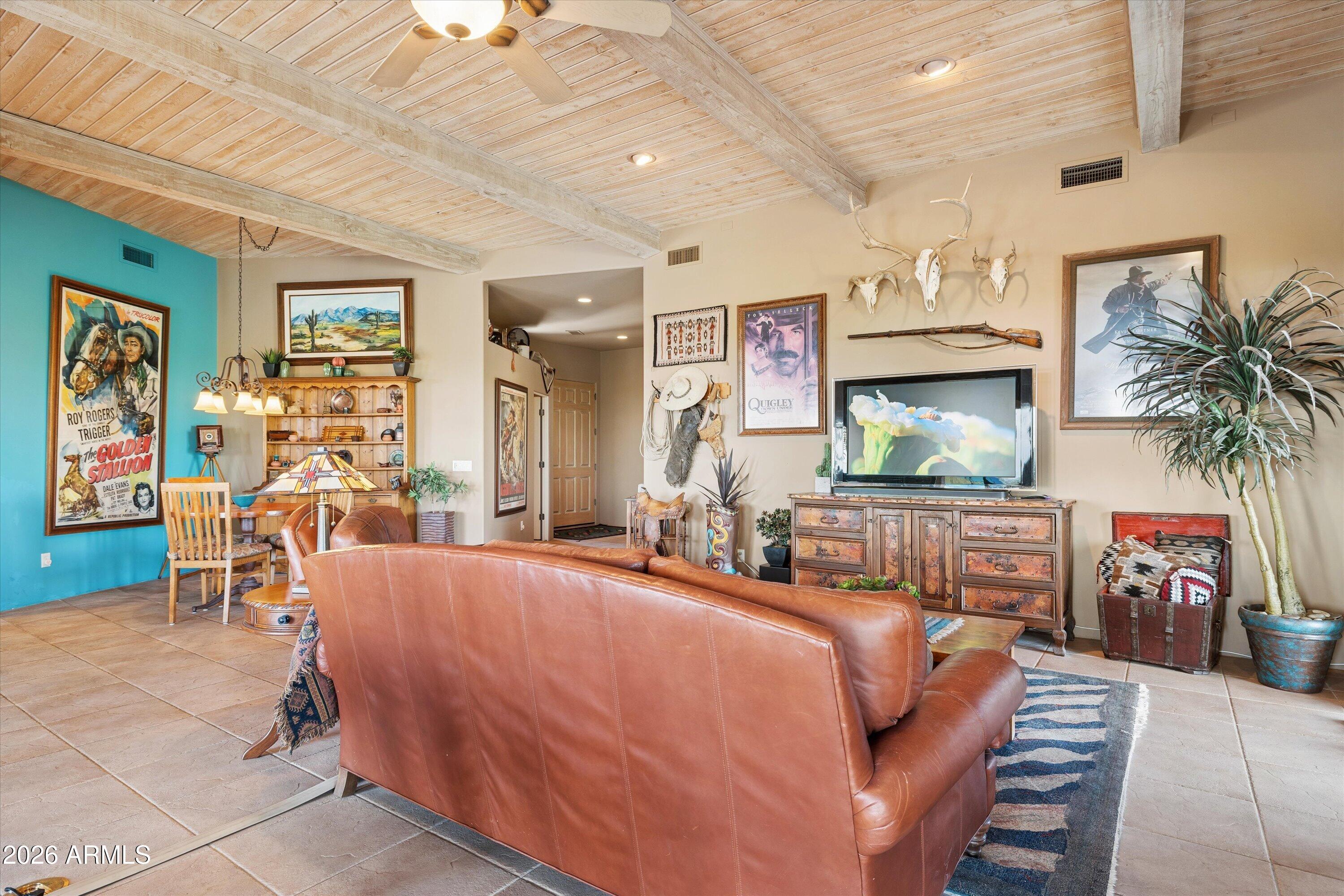 205 W QUARTZ ROCK Road