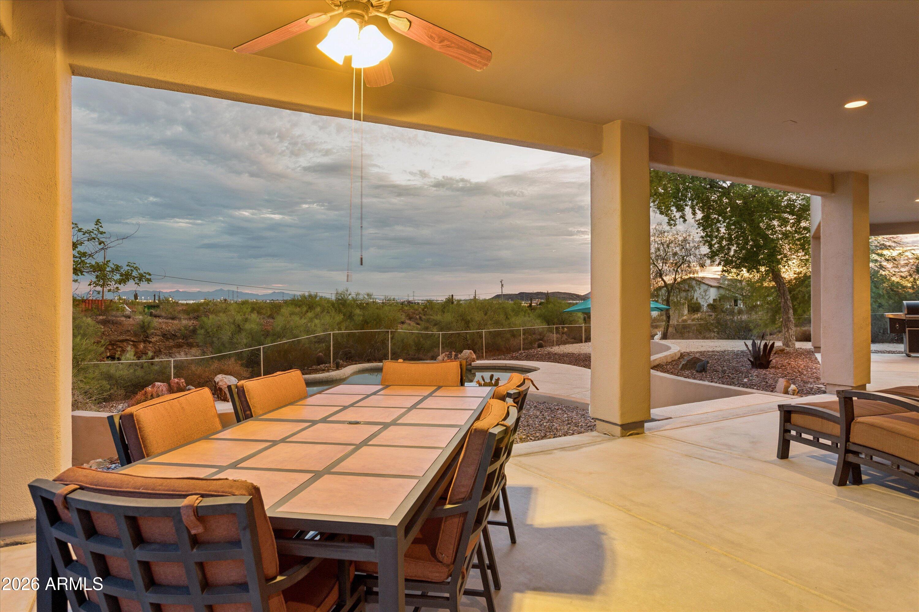 205 W QUARTZ ROCK Road