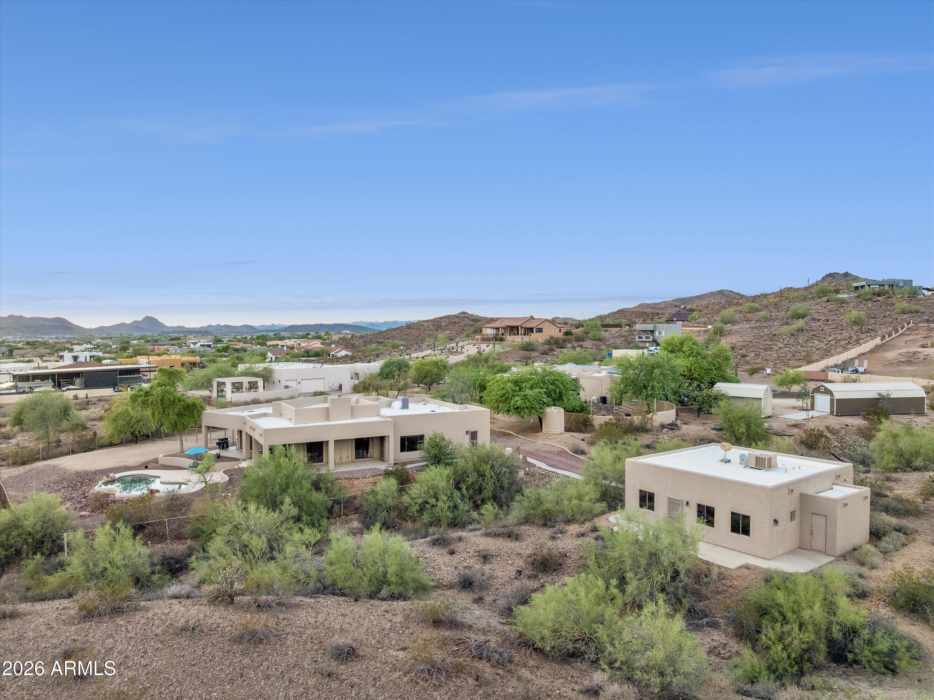 205 W QUARTZ ROCK Road