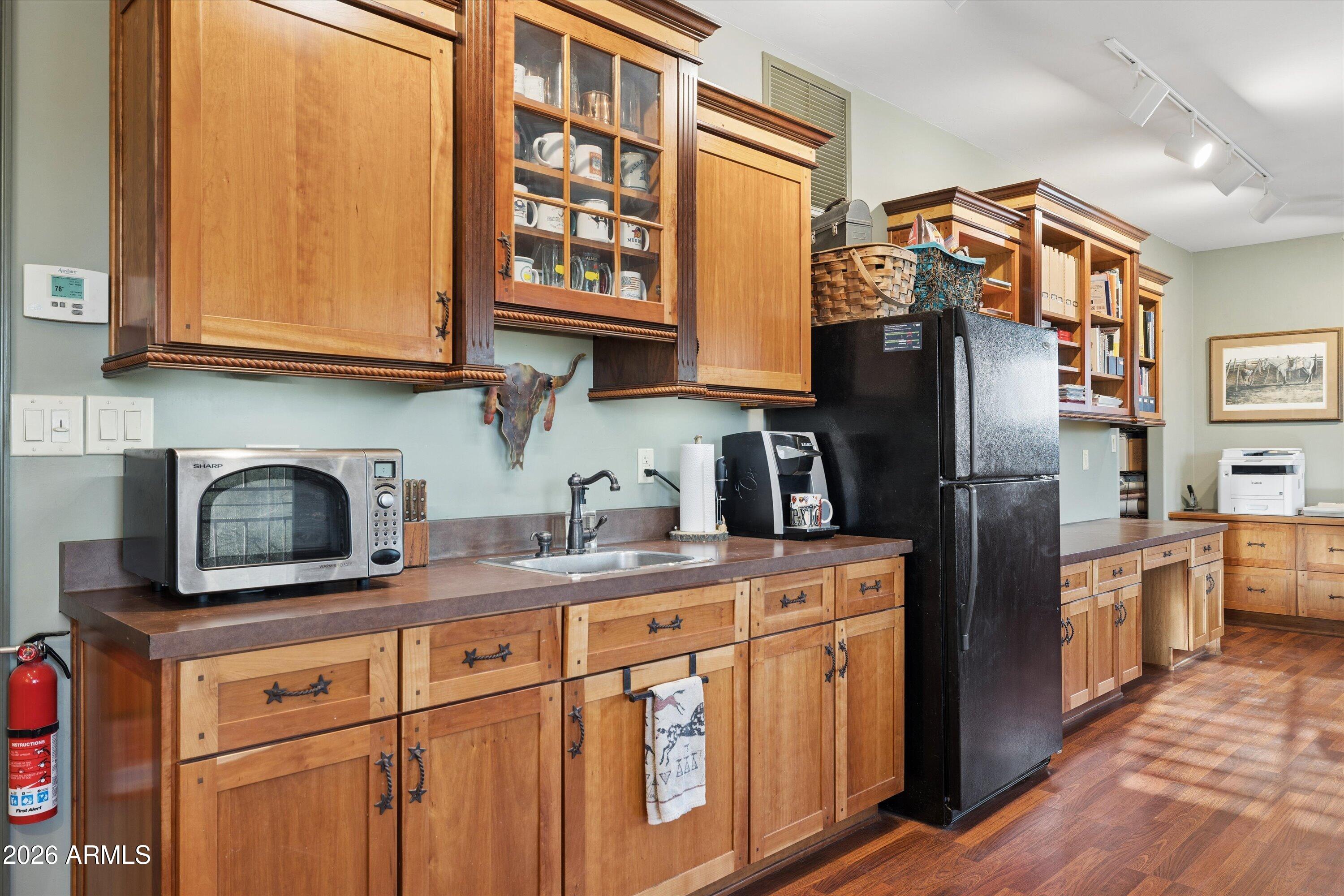 205 W QUARTZ ROCK Road