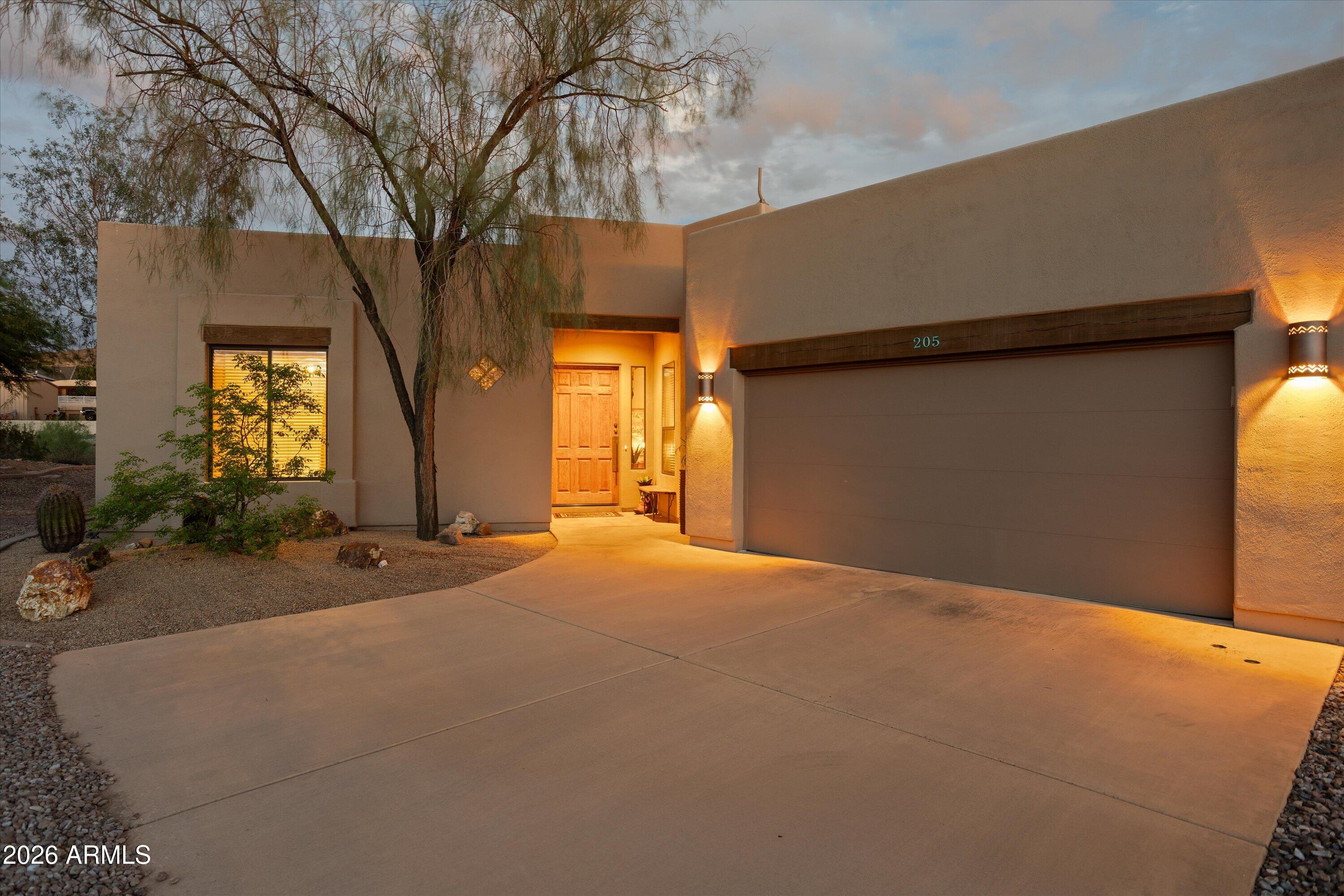 205 W QUARTZ ROCK Road