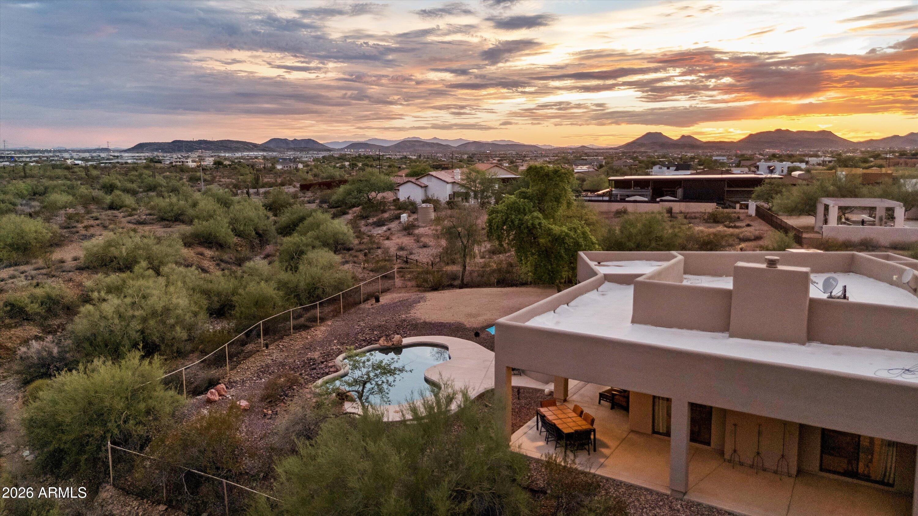 205 W QUARTZ ROCK Road