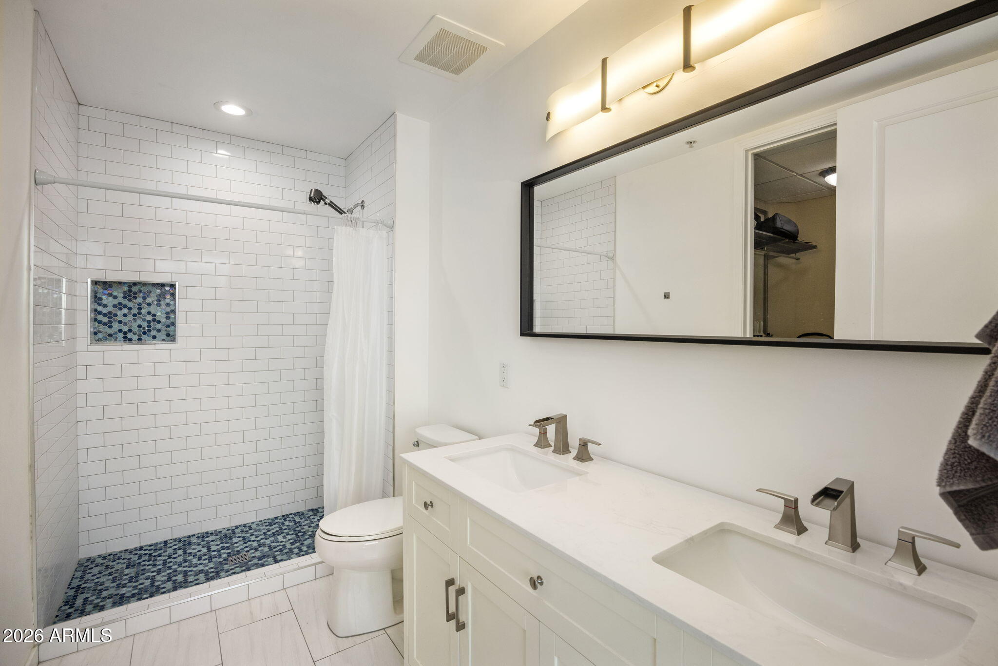 1 E LEXINGTON Avenue 1502