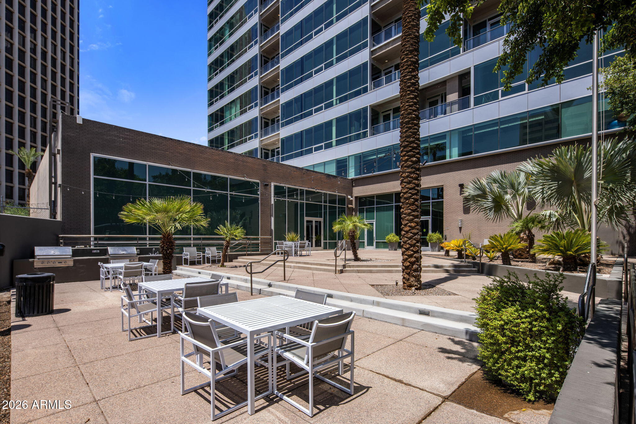 1 E LEXINGTON Avenue 1502