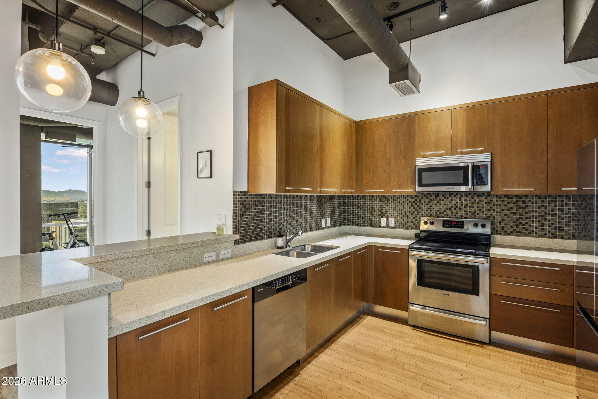 1 E LEXINGTON Avenue 1502