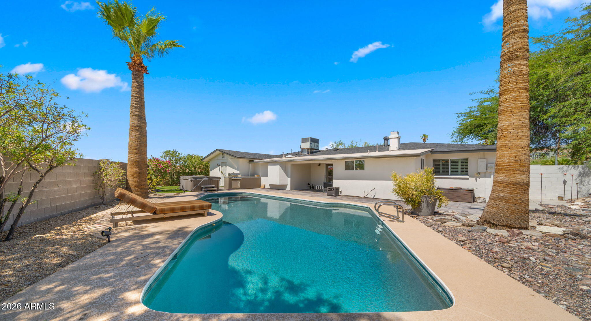 2255 E PIESTEWA PEAK Drive