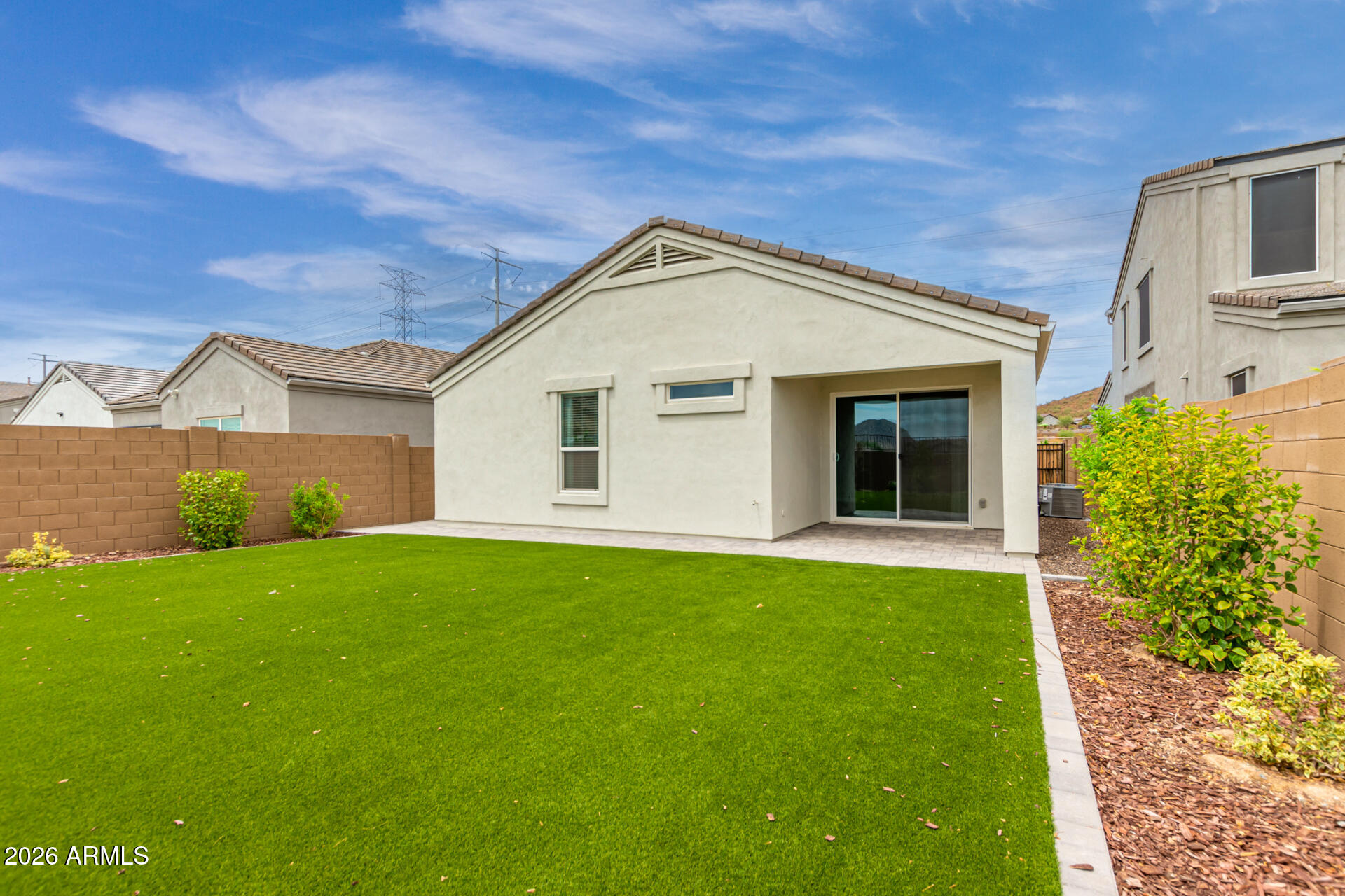 2035 E NORTHWOOD Drive