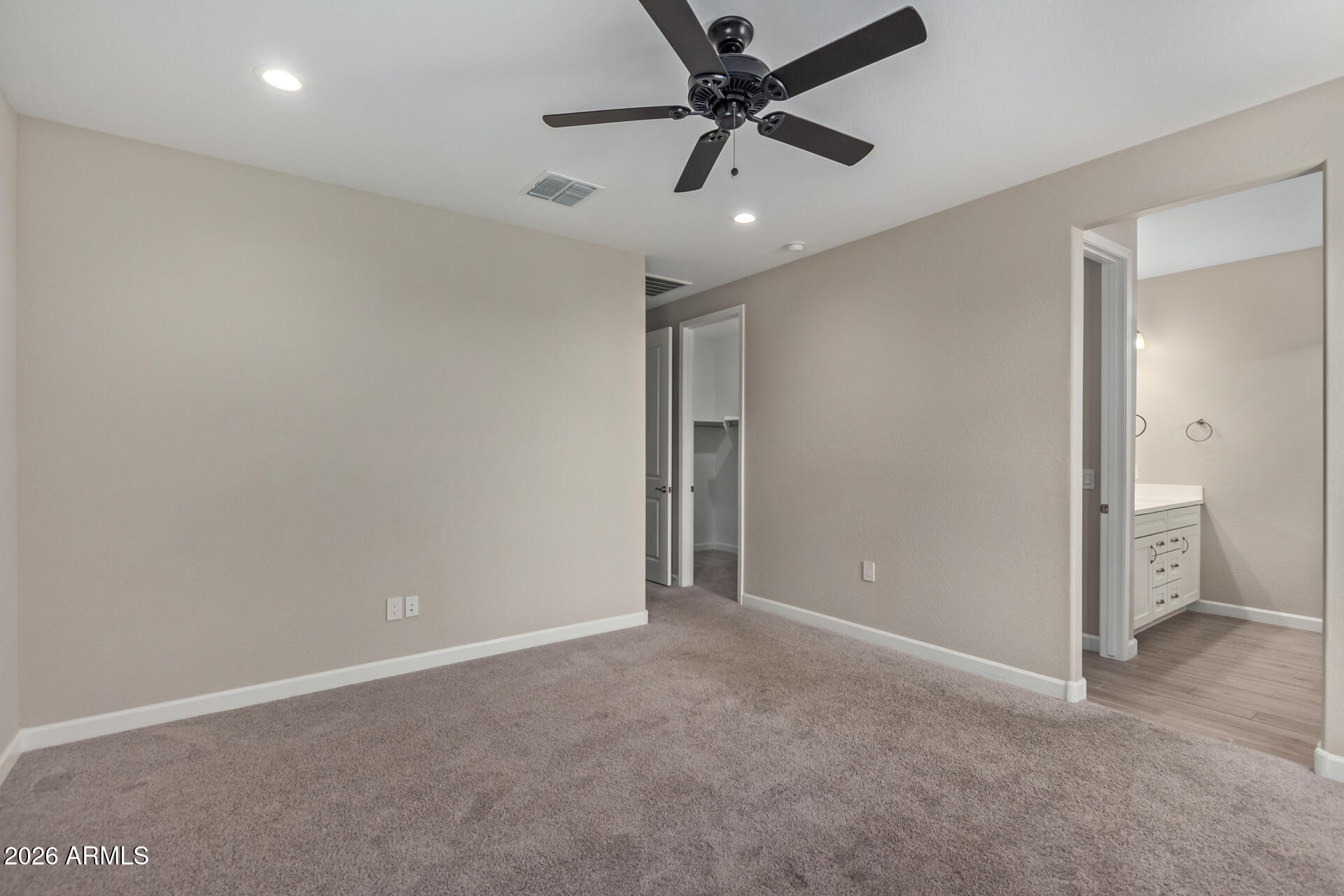 2035 E NORTHWOOD Drive