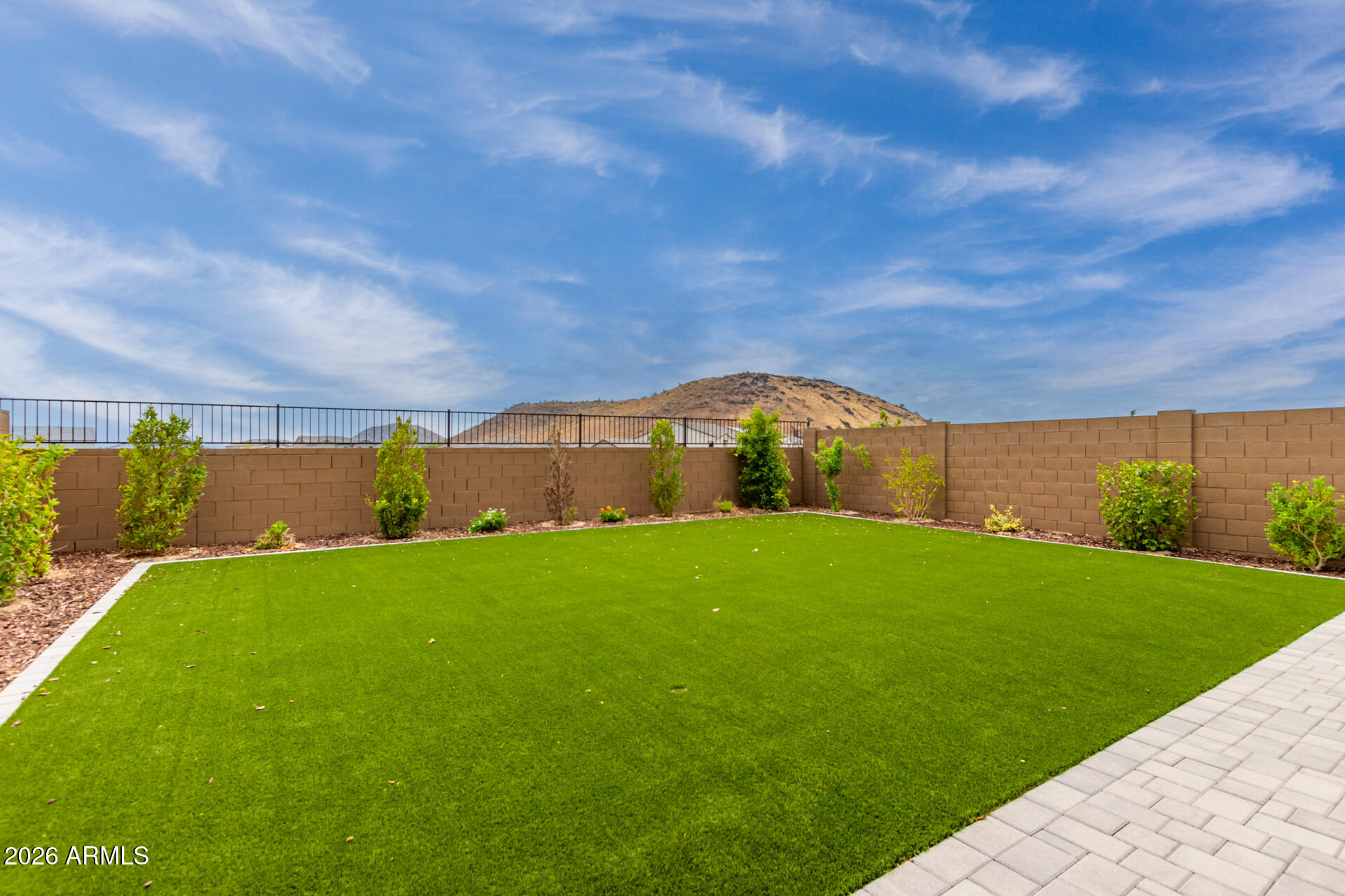 2035 E NORTHWOOD Drive
