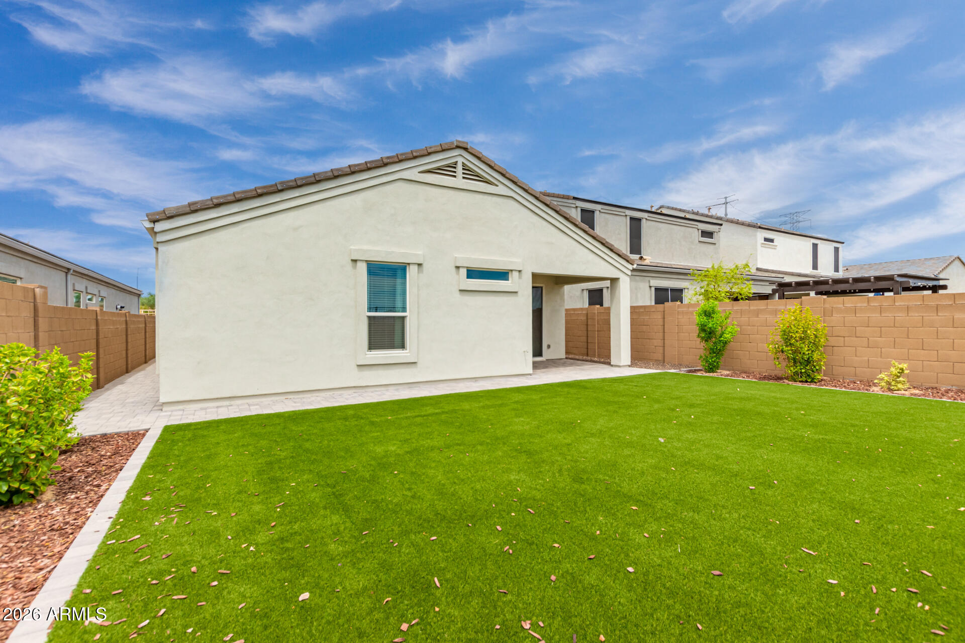 2035 E NORTHWOOD Drive
