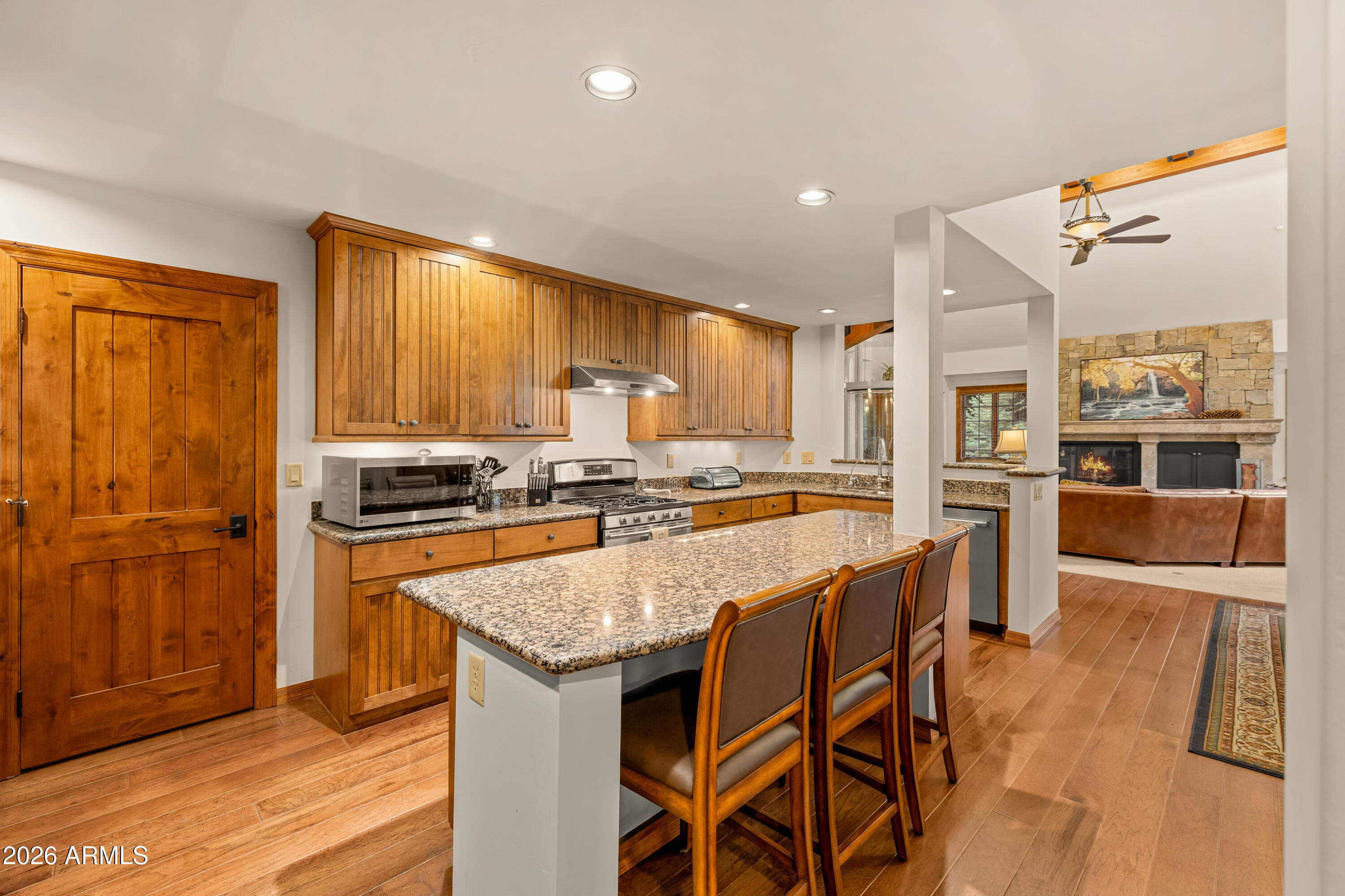 1712 E TRADE WINDS Court