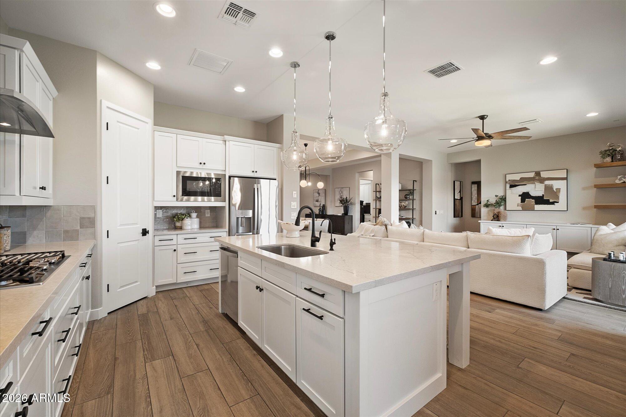 3437 E DALEY Lane