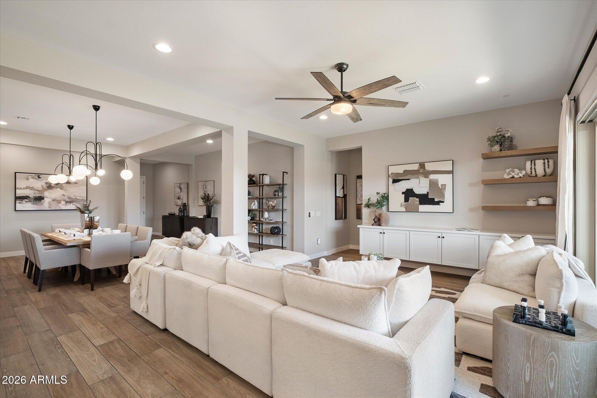 3437 E DALEY Lane