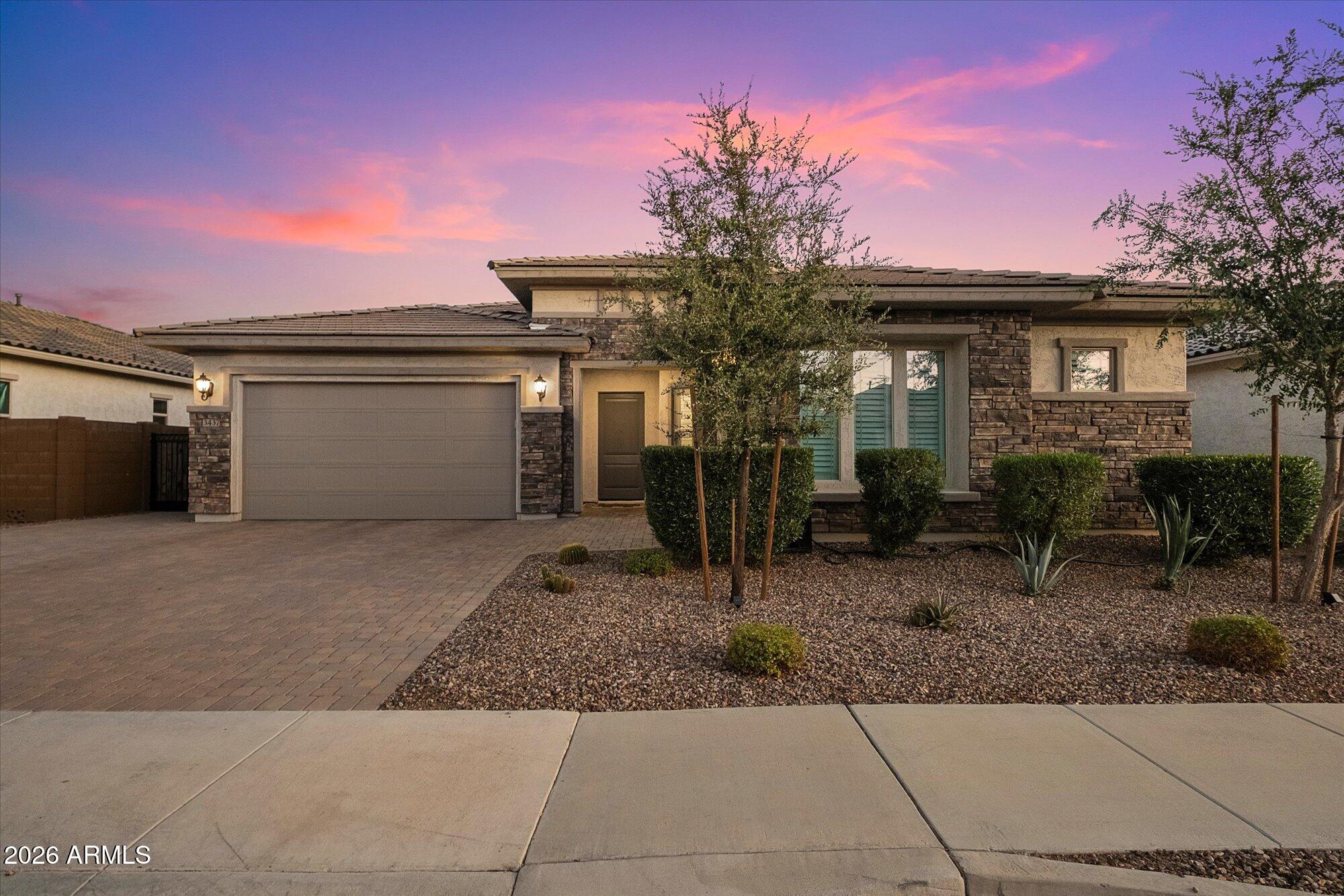 3437 E DALEY Lane
