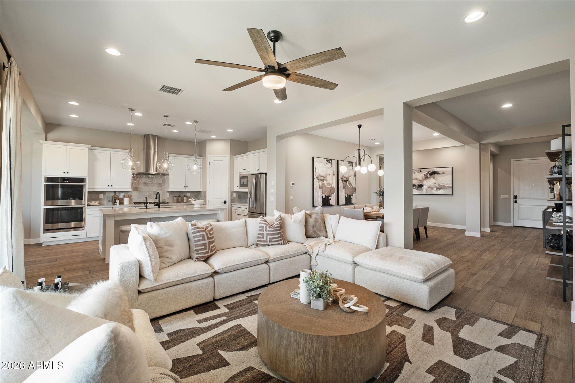 3437 E DALEY Lane