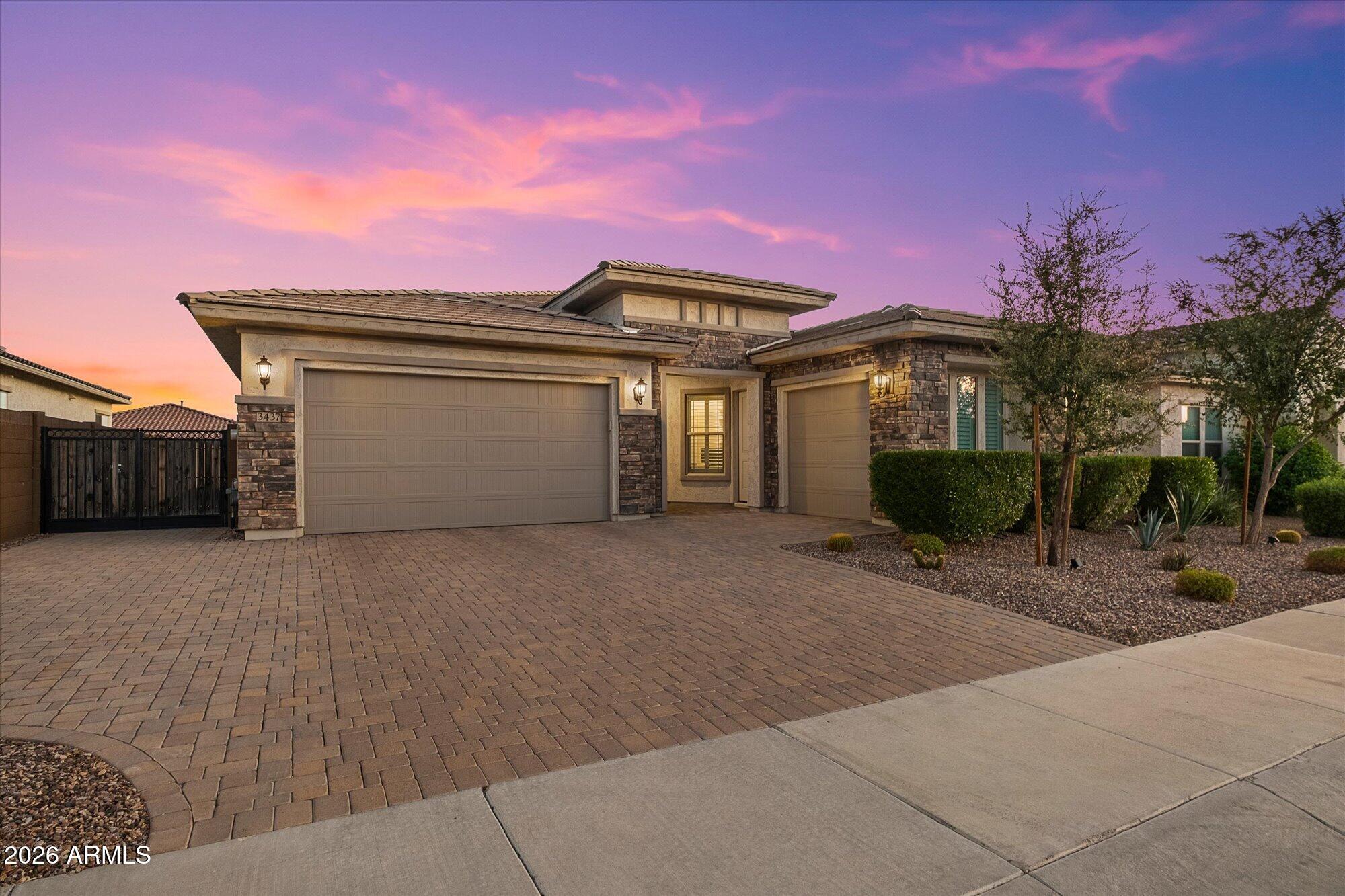 3437 E DALEY Lane