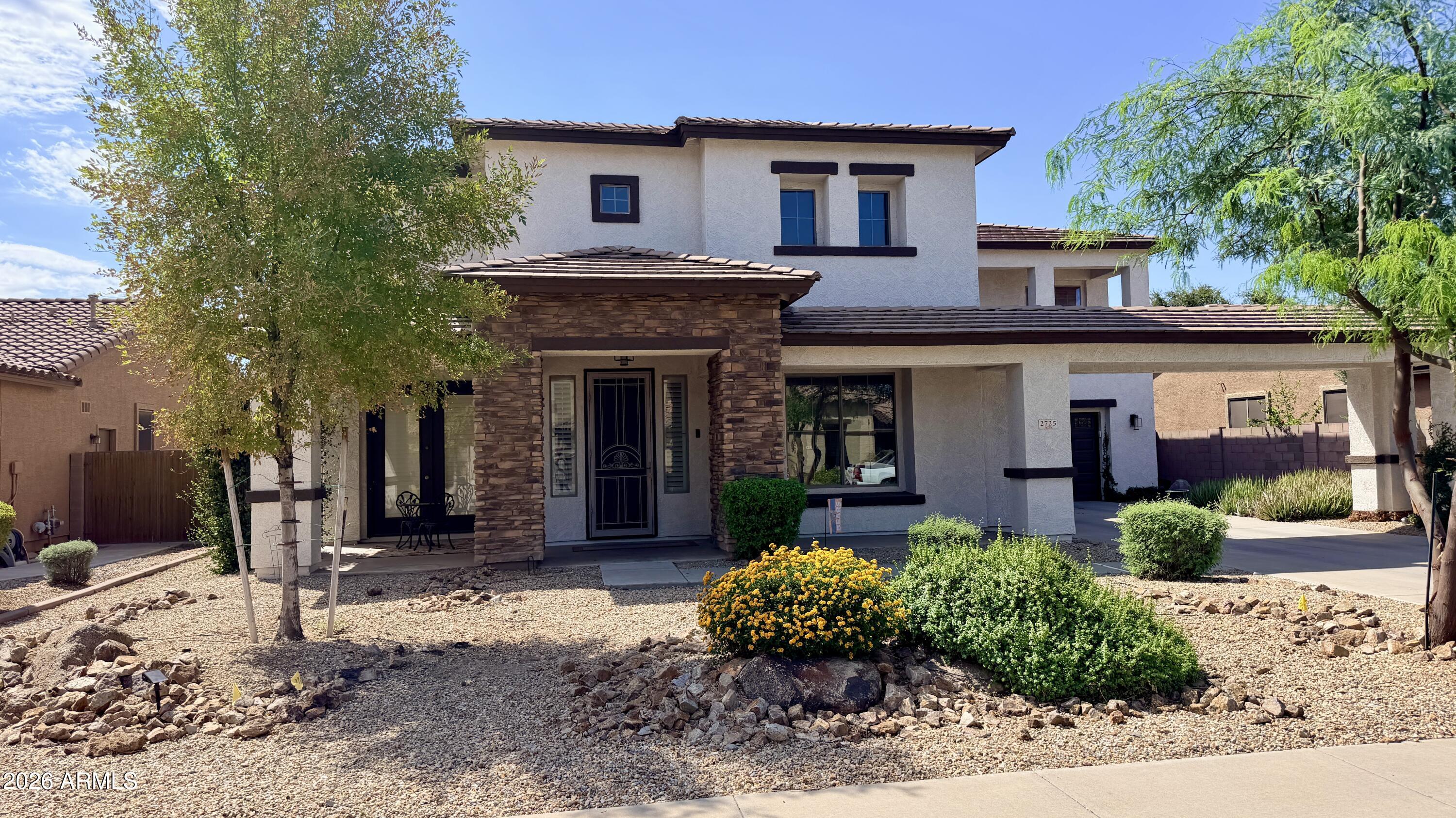 2725 E GRAND CANYON Drive
