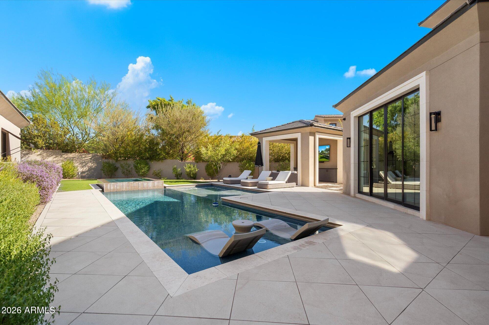 9735 E KEMPER Way