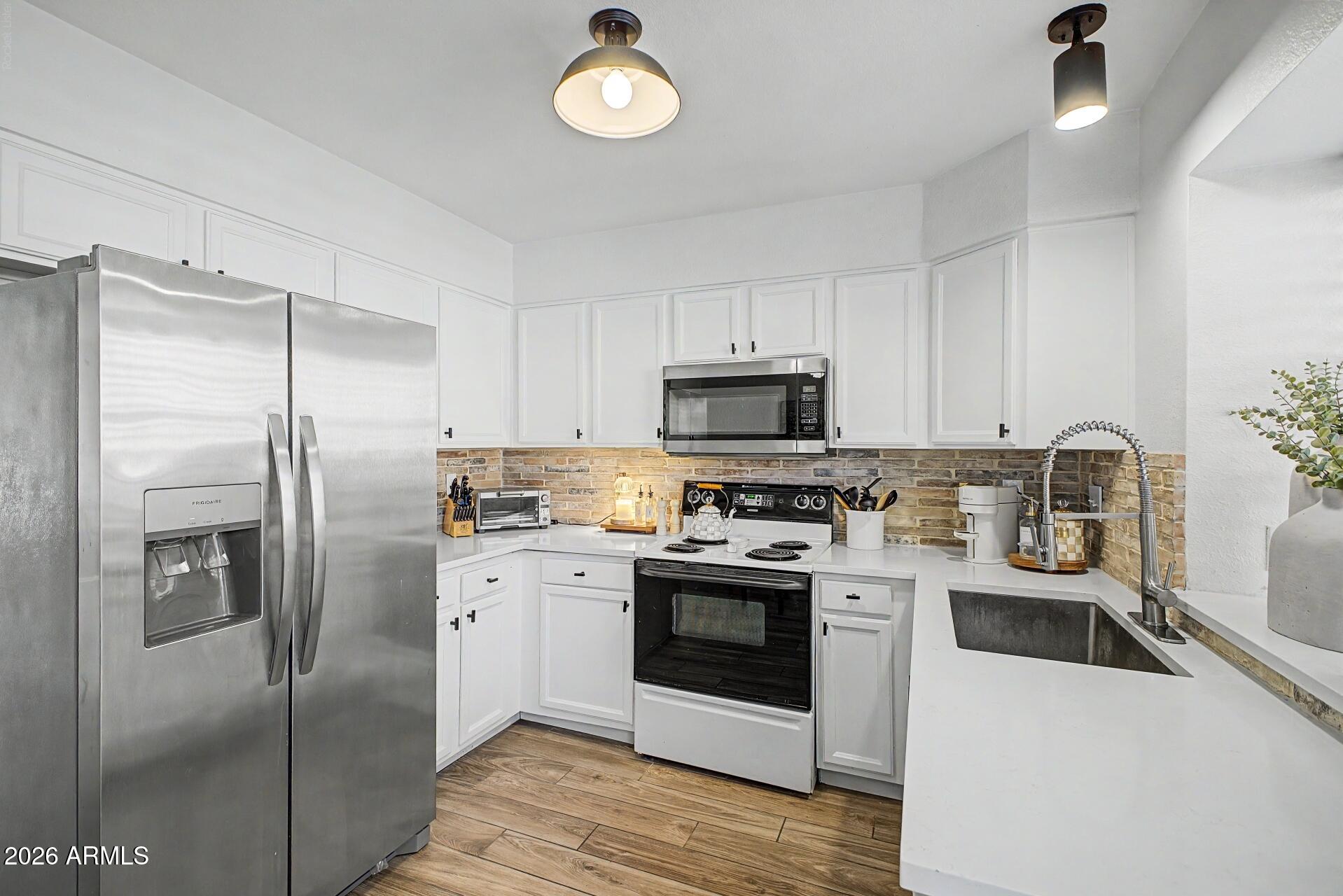 5704 E AIRE LIBRE Avenue 1102