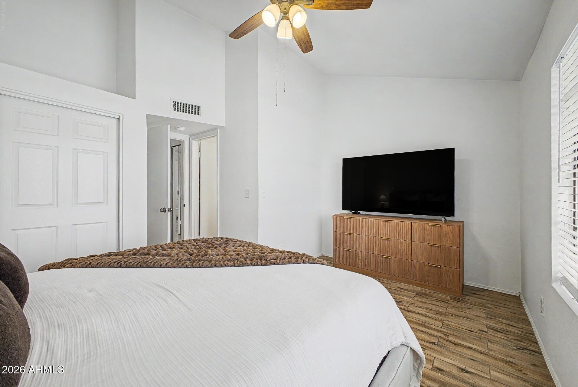 5704 E AIRE LIBRE Avenue 1102