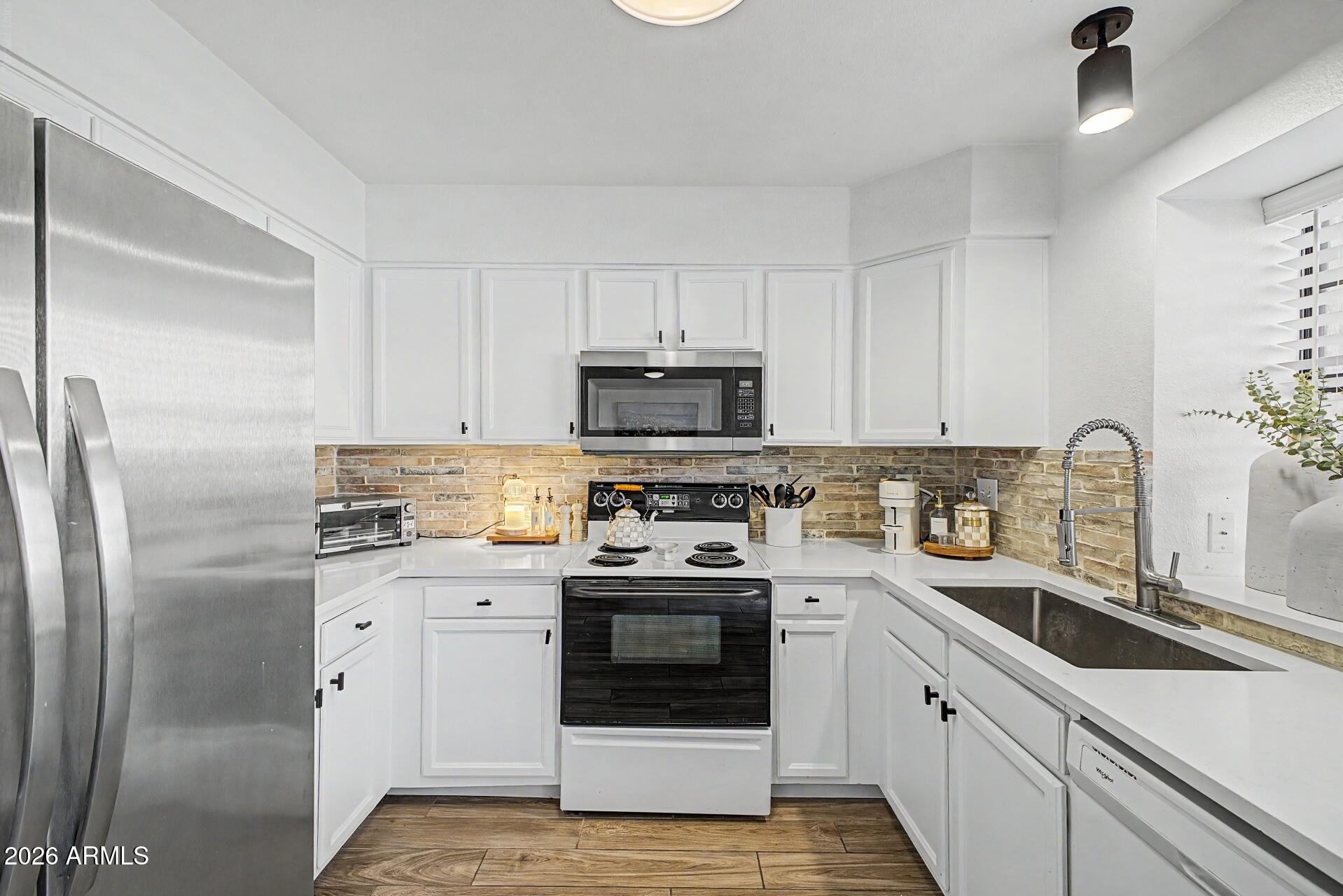 5704 E AIRE LIBRE Avenue 1102