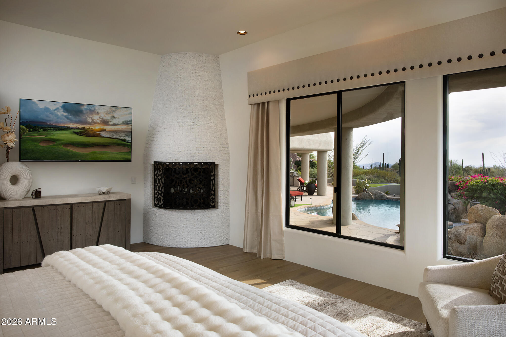 10040 E HAPPY VALLEY Road 598