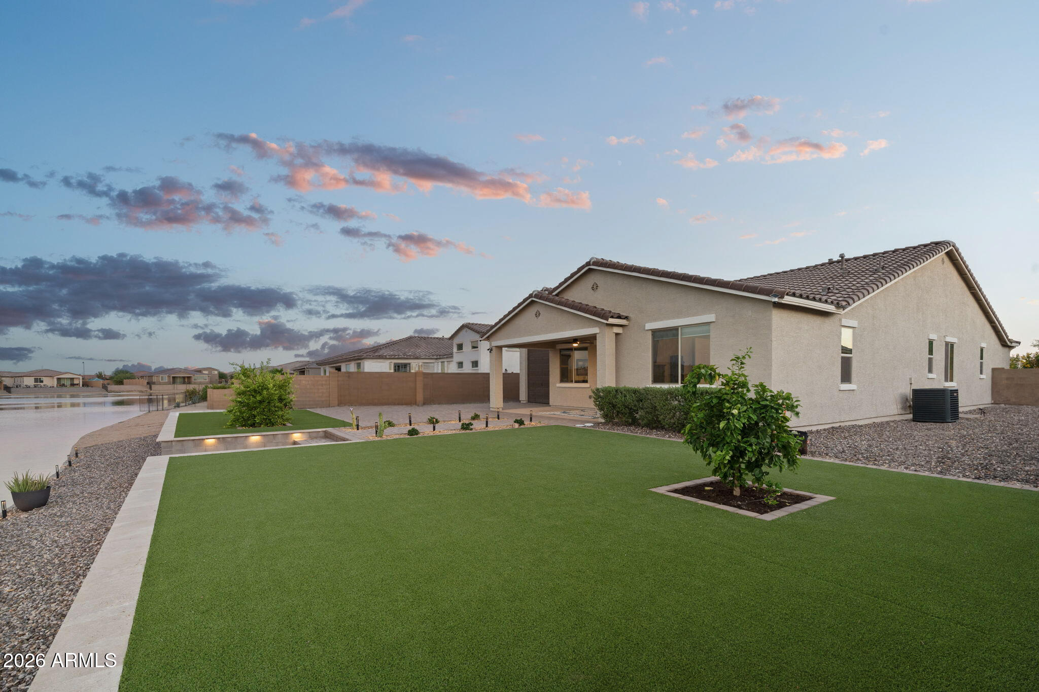 40392 W DESERT FAIRWAYS Drive
