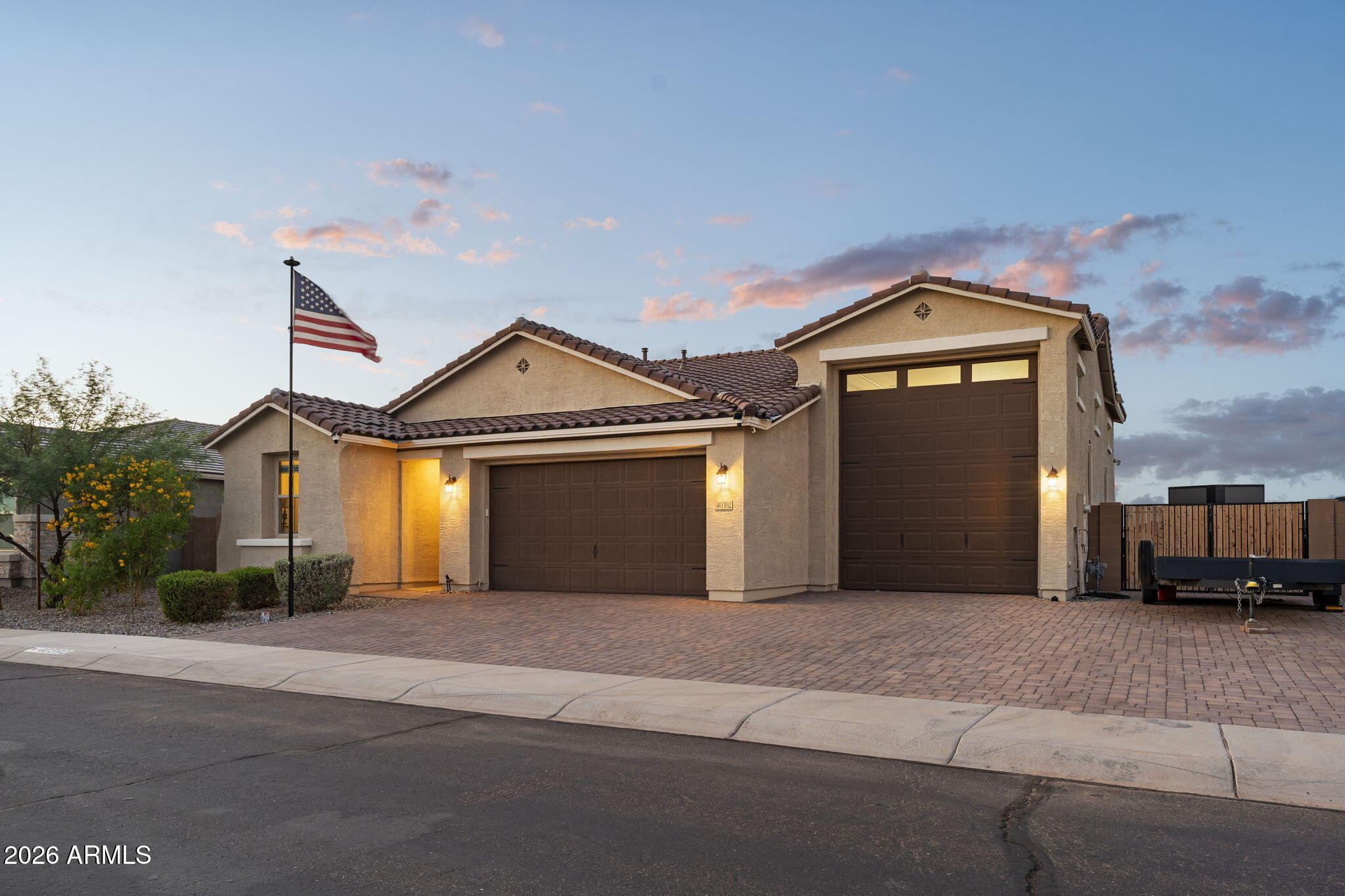40392 W DESERT FAIRWAYS Drive