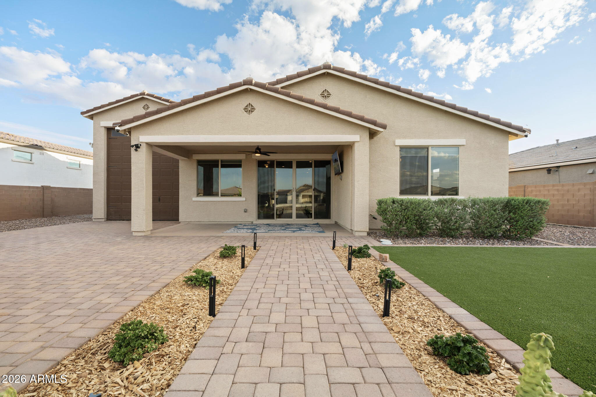 40392 W DESERT FAIRWAYS Drive